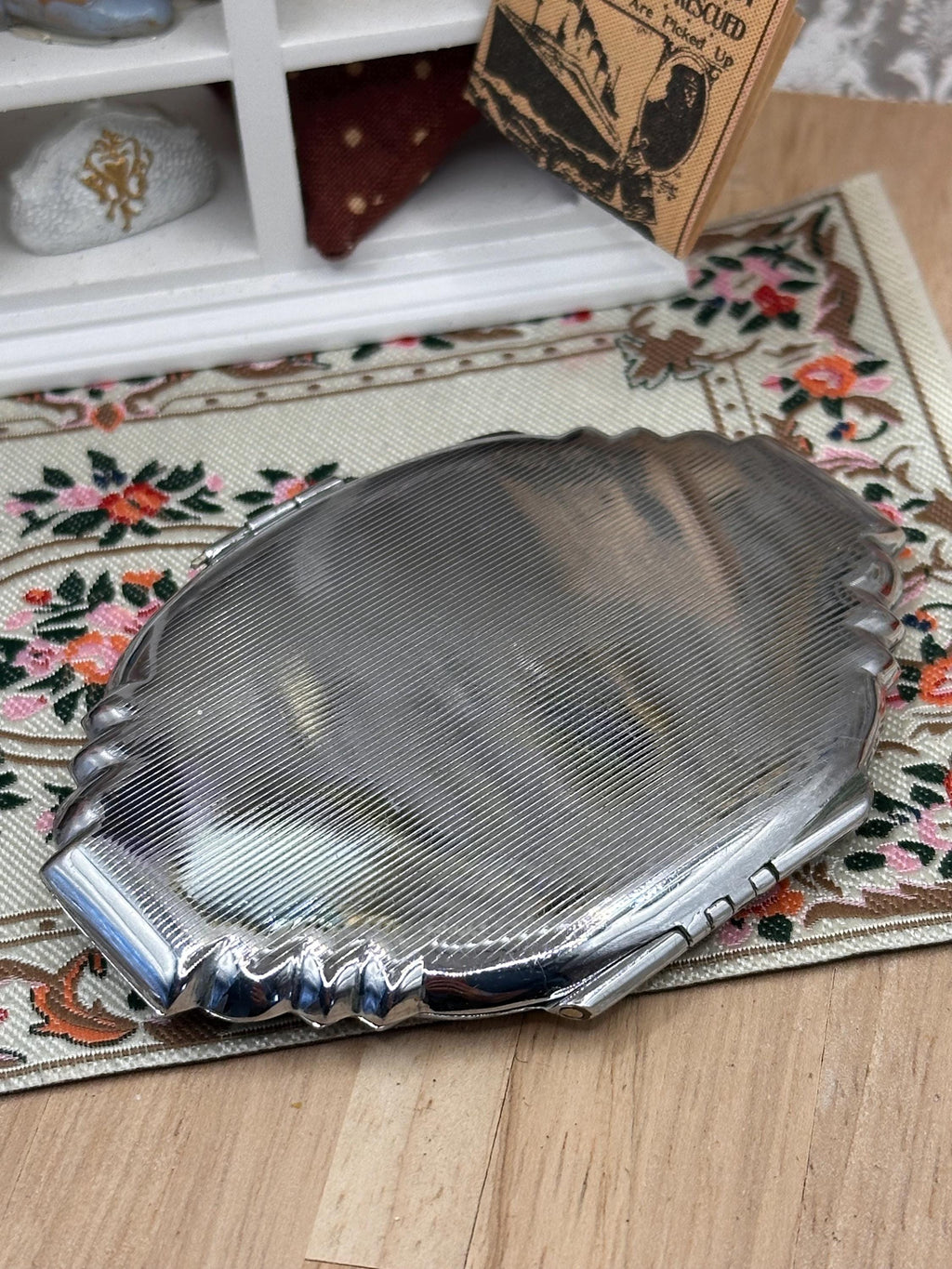 Vintage 1930s Art Deco Chrome Powder Compact with Marcasite Clasp – Geometric Design