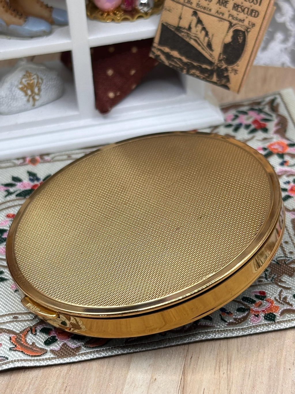 Vintage Ciro of Bond Street Black Enamel Powder Compact 7cm – Unused with Original Puff, Sifter & Pouch