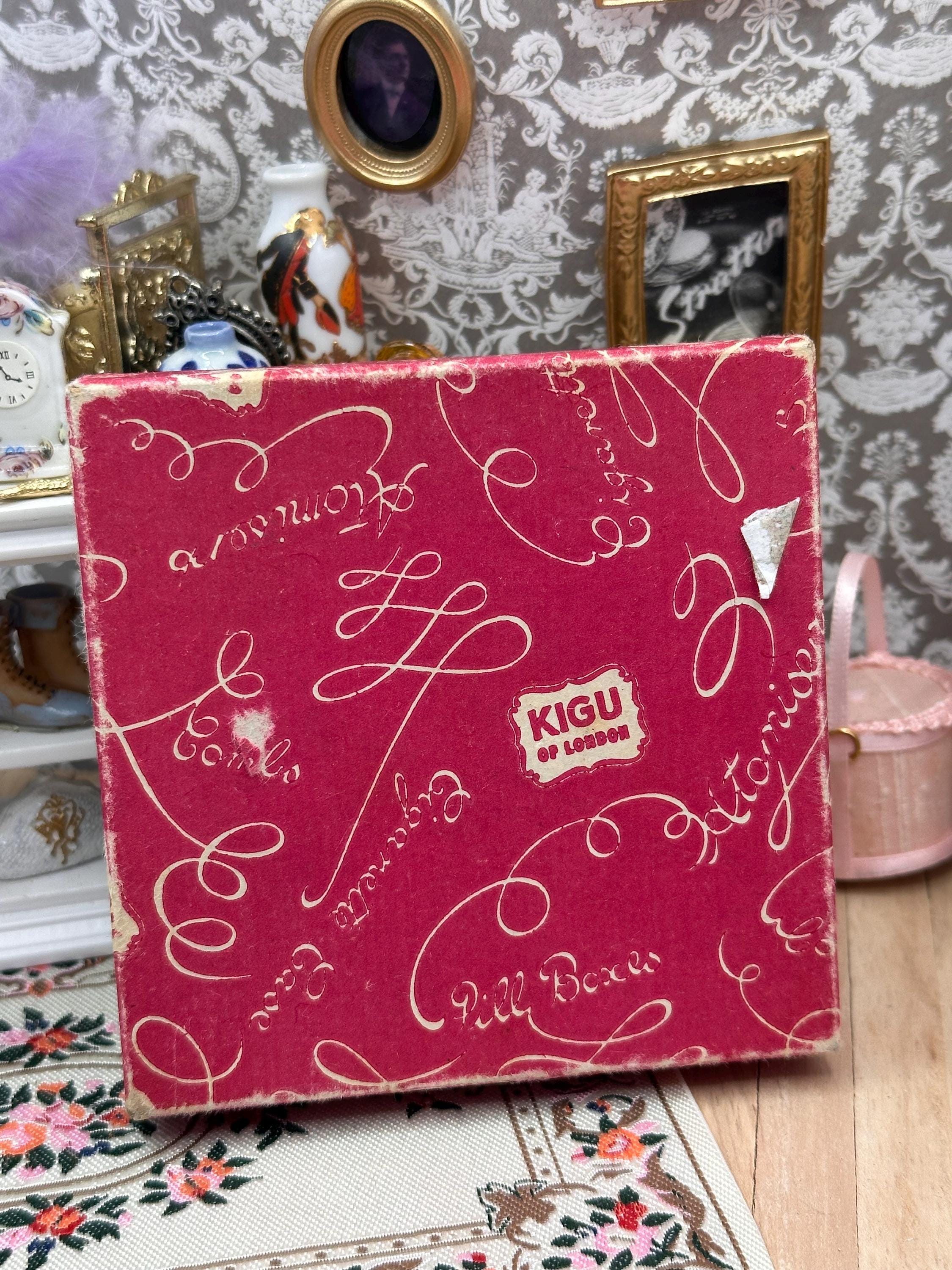 Vintage Kigu of London Gold Powder Compact – Starburst Design – Boxed Complete 8cm