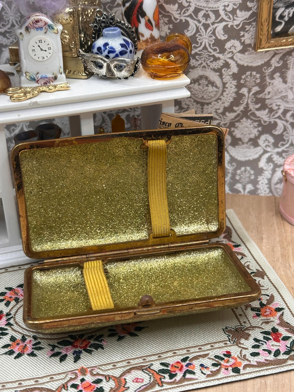 Vintage 1930s Art Deco Gold Glitter Cigarette Case Early Plastic 8cm