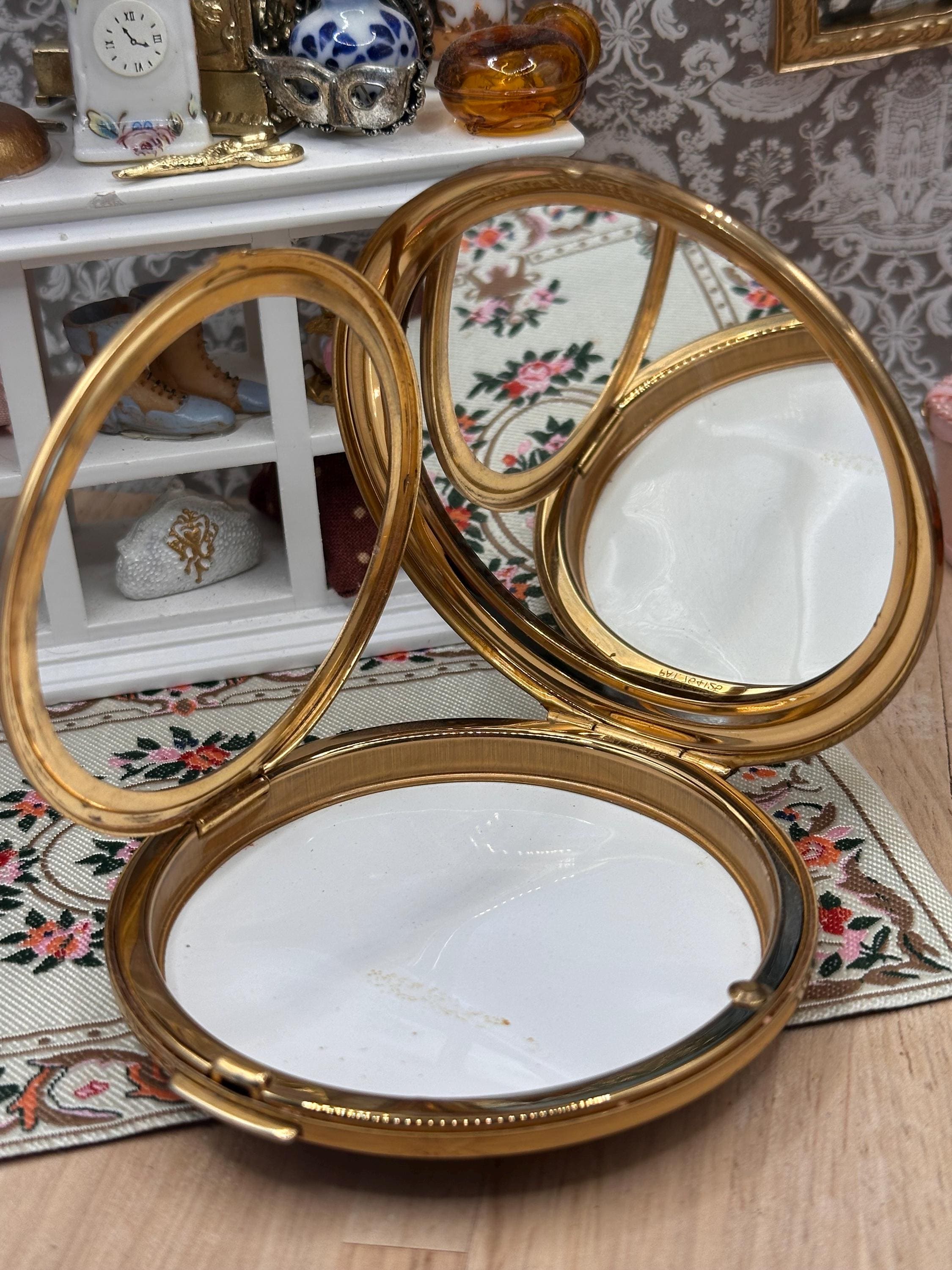 Vintage 1950s Stratton Convertible Powder Compact – Cobalt Blue Swans & Reeds – 8cm