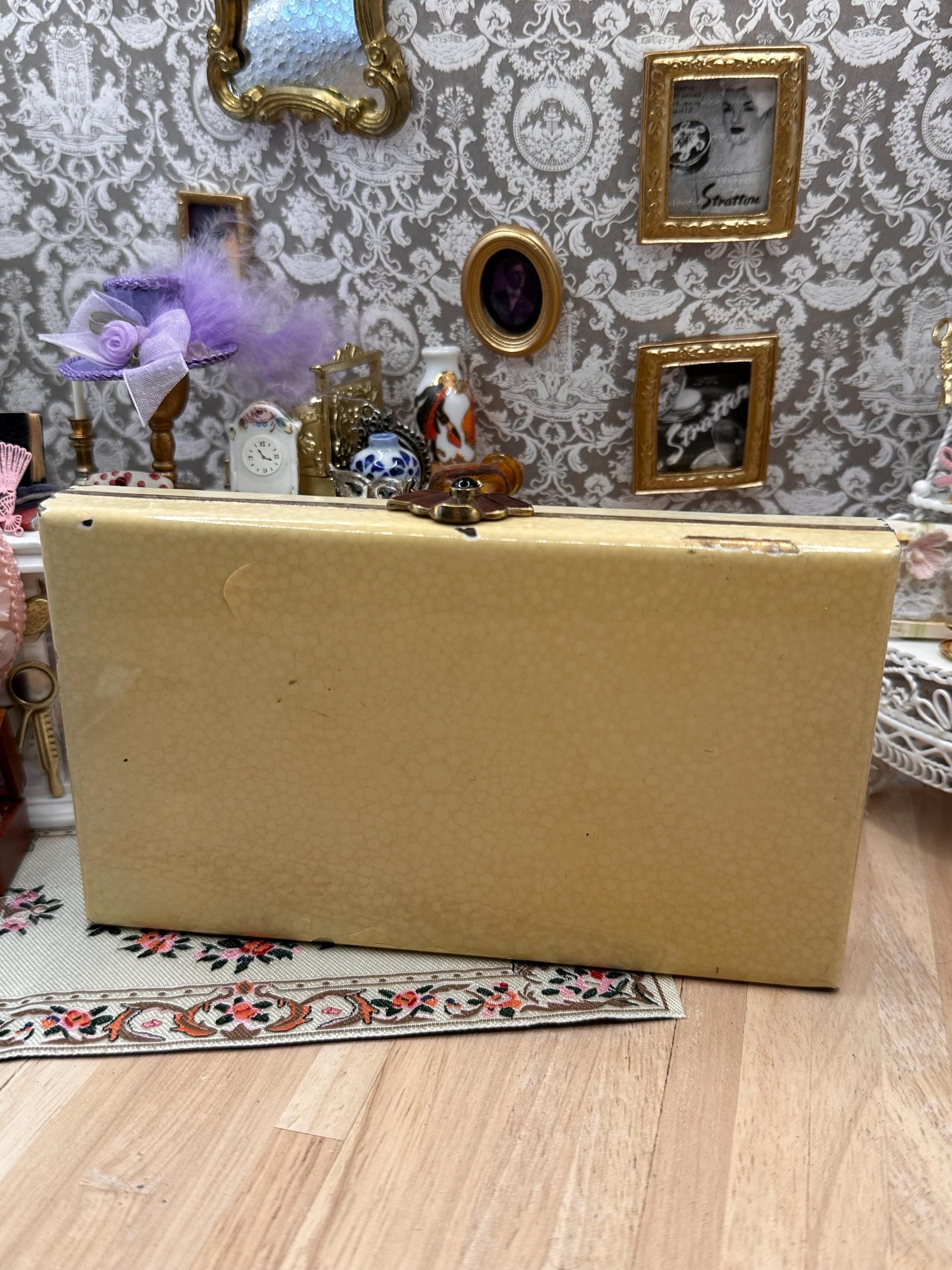 Rare Art Deco L. S. Mayer Entouka Cream Enamel Minaudière Carryall Vanity Case with Comb, Swan’s Down Puff, Pouch & Sifter