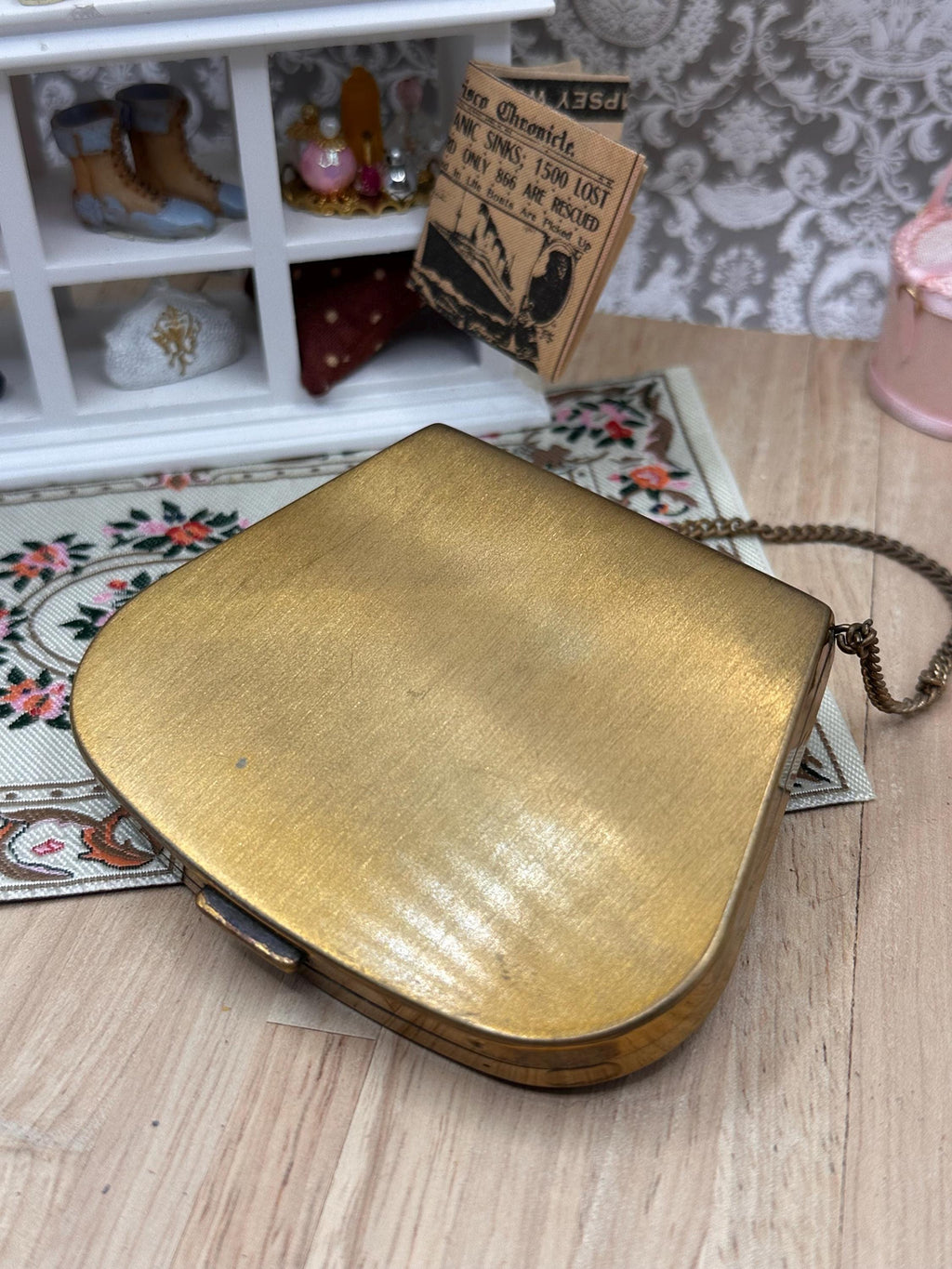 Vintage Volupté Lucky Purse Compact c.1948–1950, Rhinestone Clasp, Original Chain, Puff & Sifter, Rare USA Powder Compact