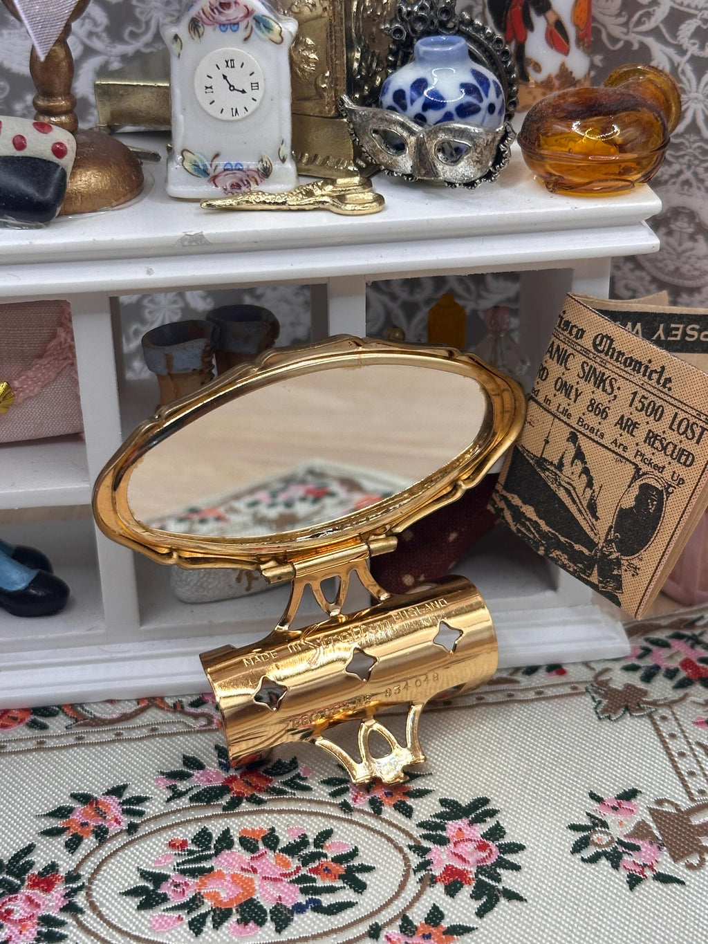 Vintage Stratton Lip-View Compact Mirror – Floral Enamel Gold Tone – 6cm