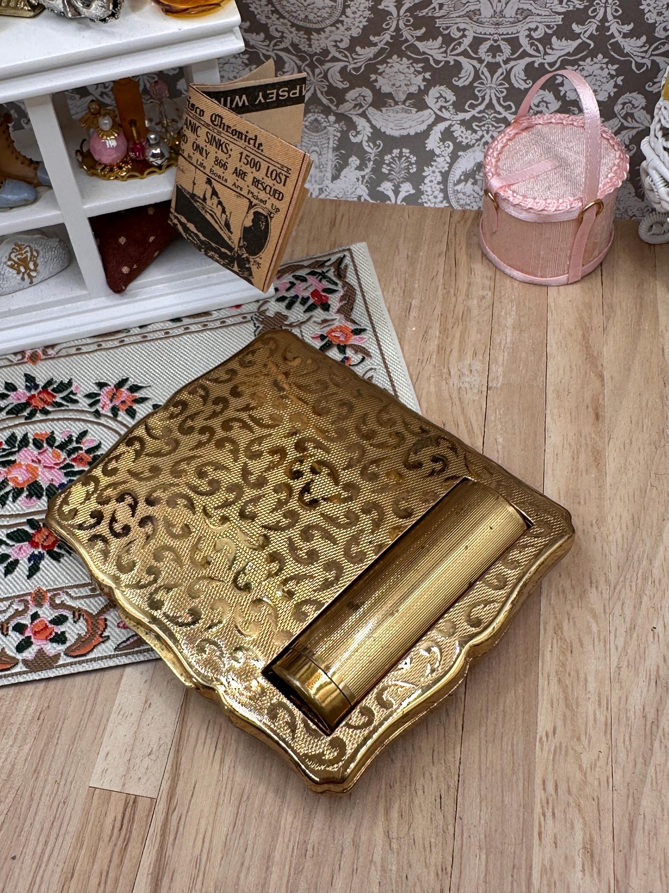 Vintage Stratton Lipstick Empress Mother of Pearl Compact – Compact-in-Hand Vanity Set – Original Lipstick, Puff & Sifter – 8.5 x 7cm