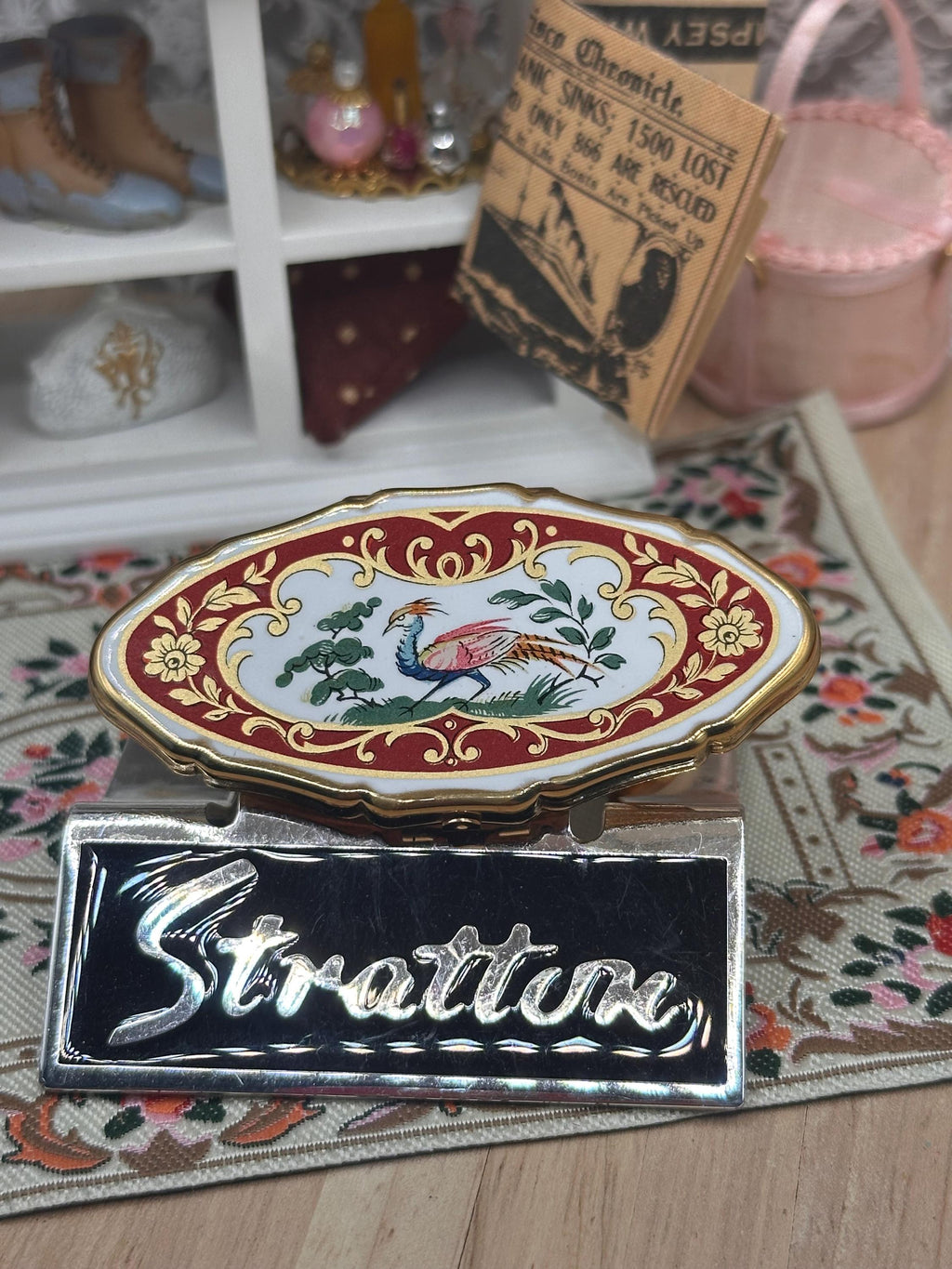 Vintage Stratton Lip-View Compact Mirror – Peacock Enamel – 6cm
