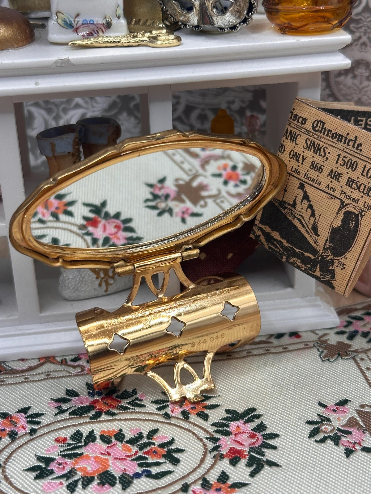 Vintage Stratton Lip-View Compact Mirror – Peacock Enamel – 6cm