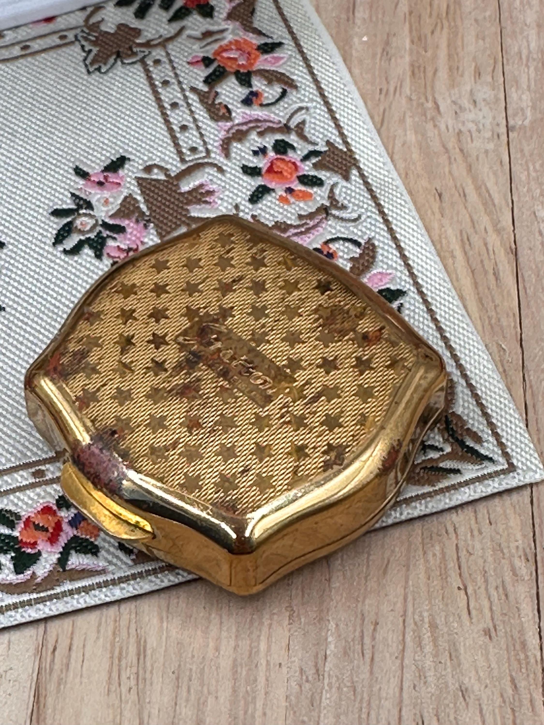 Vintage Stratton Butterfly Enamel Pill Box Black Floral Gold Tone 4cm Collectable Vanity Case