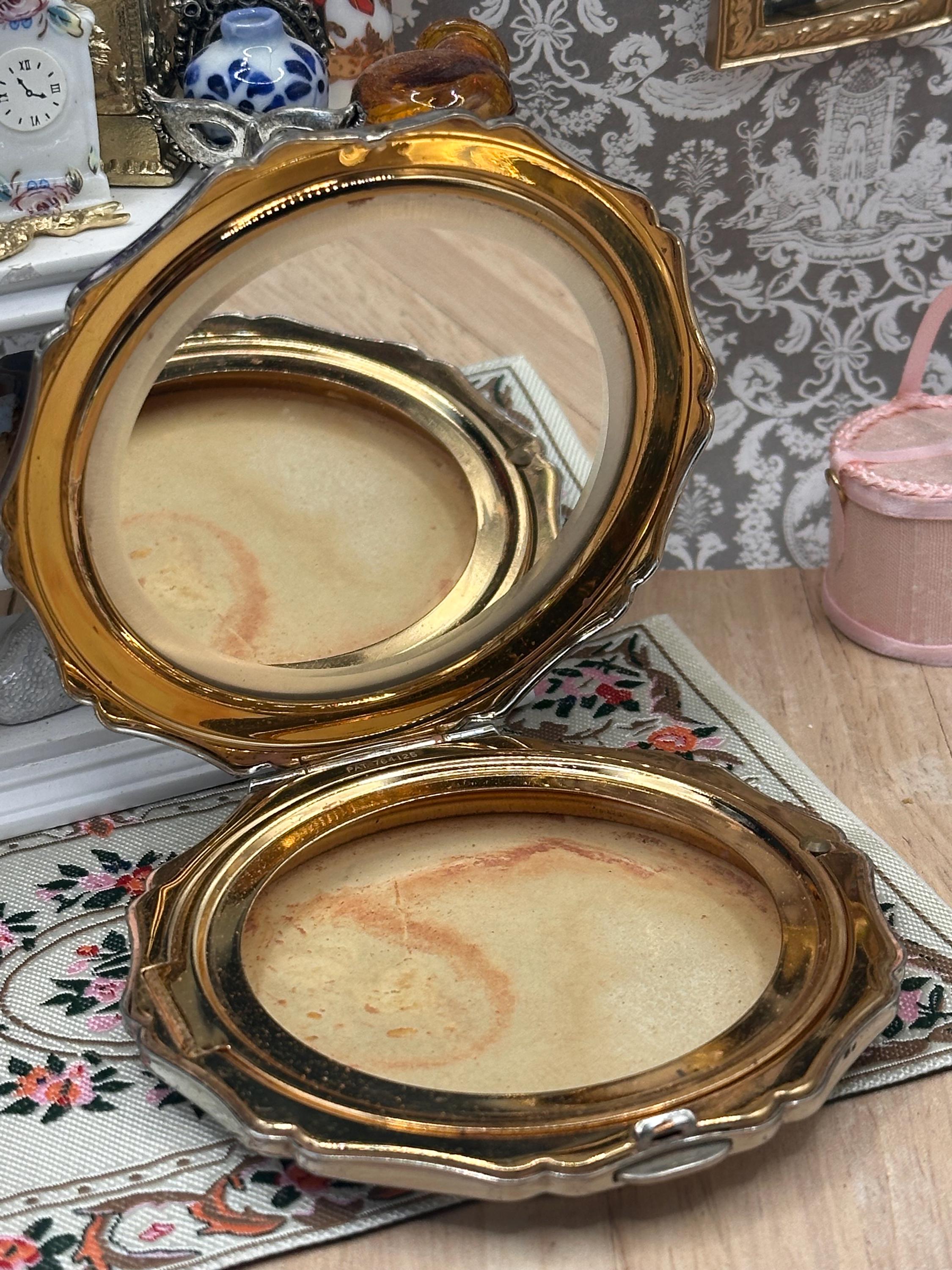 Vintage Stratton Lancret Plaisirs Champêtres Powder Compact 8.5cm Silver Tone Rococo Vanity Mirror