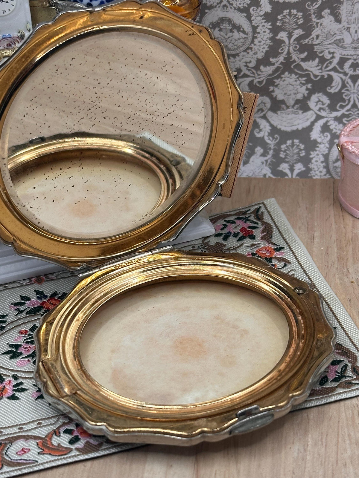 Vintage Stratton Lancret Plaisirs Champêtres Copper Tone Powder Compact 8.5cm Rococo Mirror