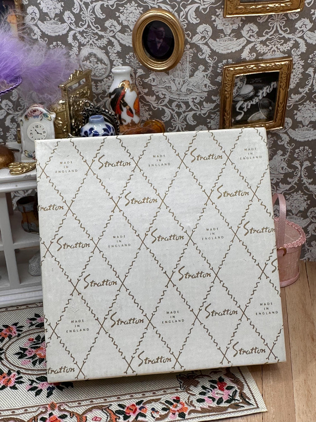 Vintage Boxed Stratton Floral Powder Compact 8.5cm Navy Blue Enamel Unused with Pouch & Sifter