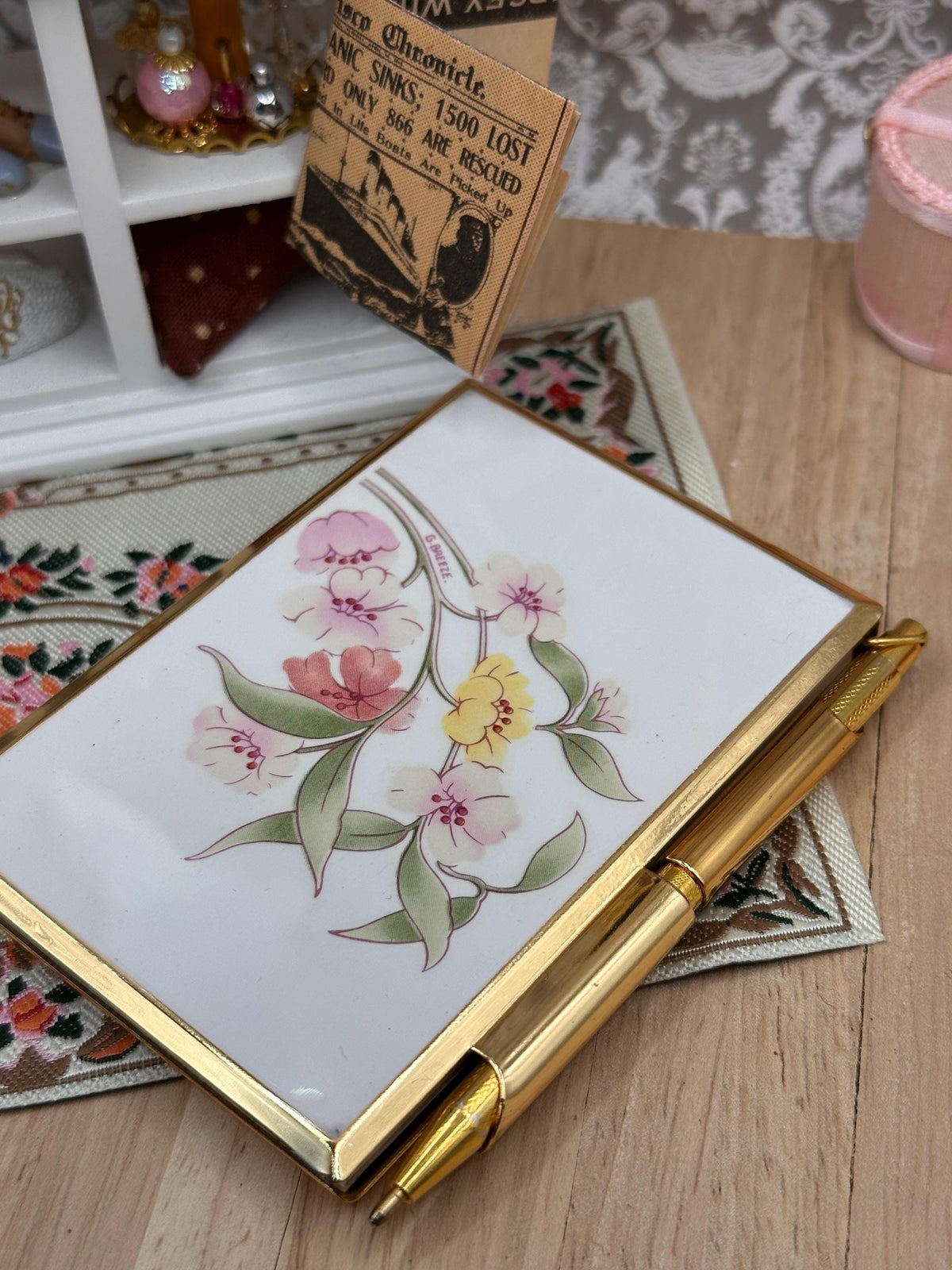 Vintage Stratton Floral Notebook & Pen – G. Breeze Design – 8.5 x 6.5cm