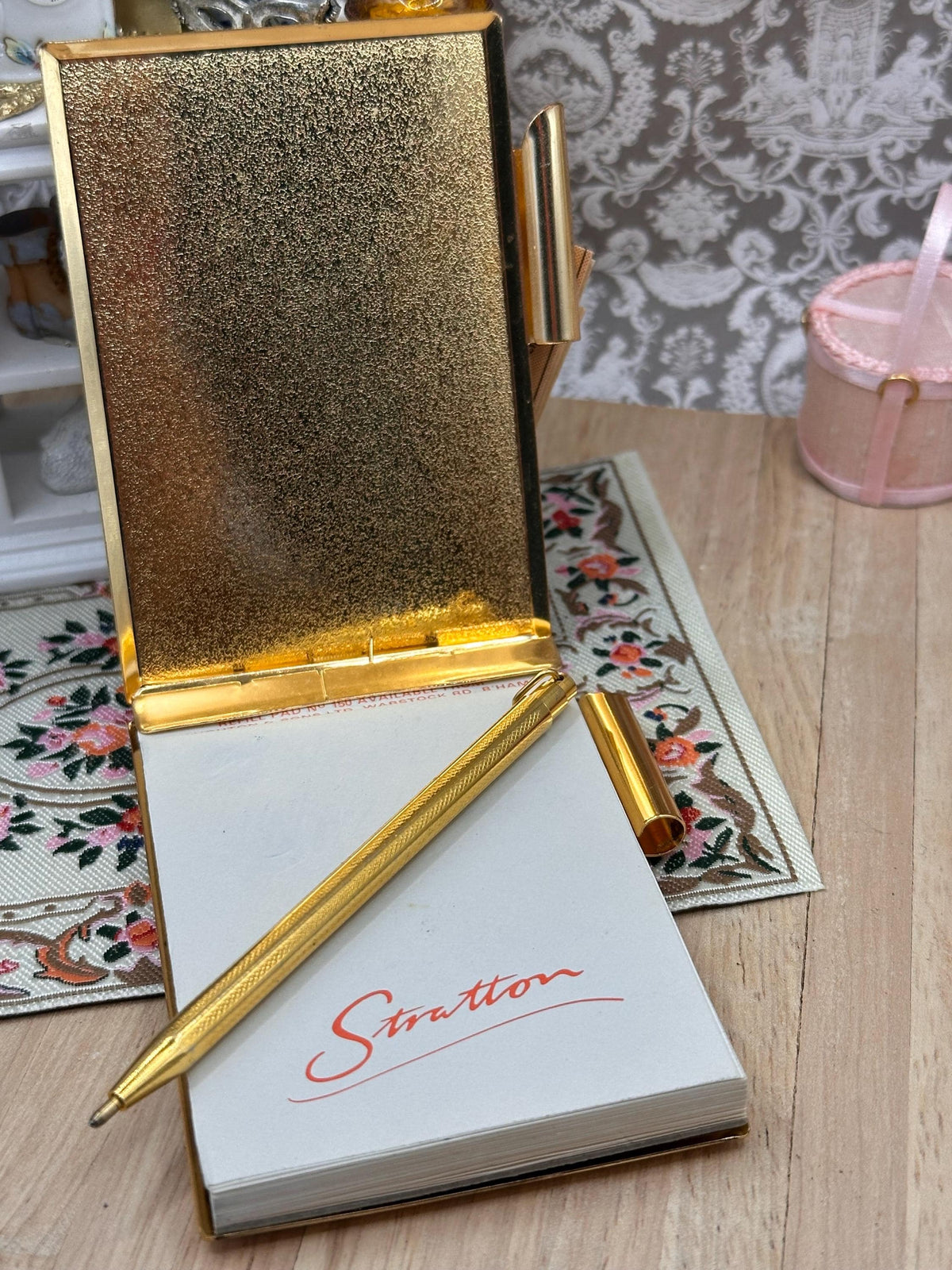 Vintage Stratton Floral Notebook & Pen – G. Breeze Design – 8.5 x 6.5cm