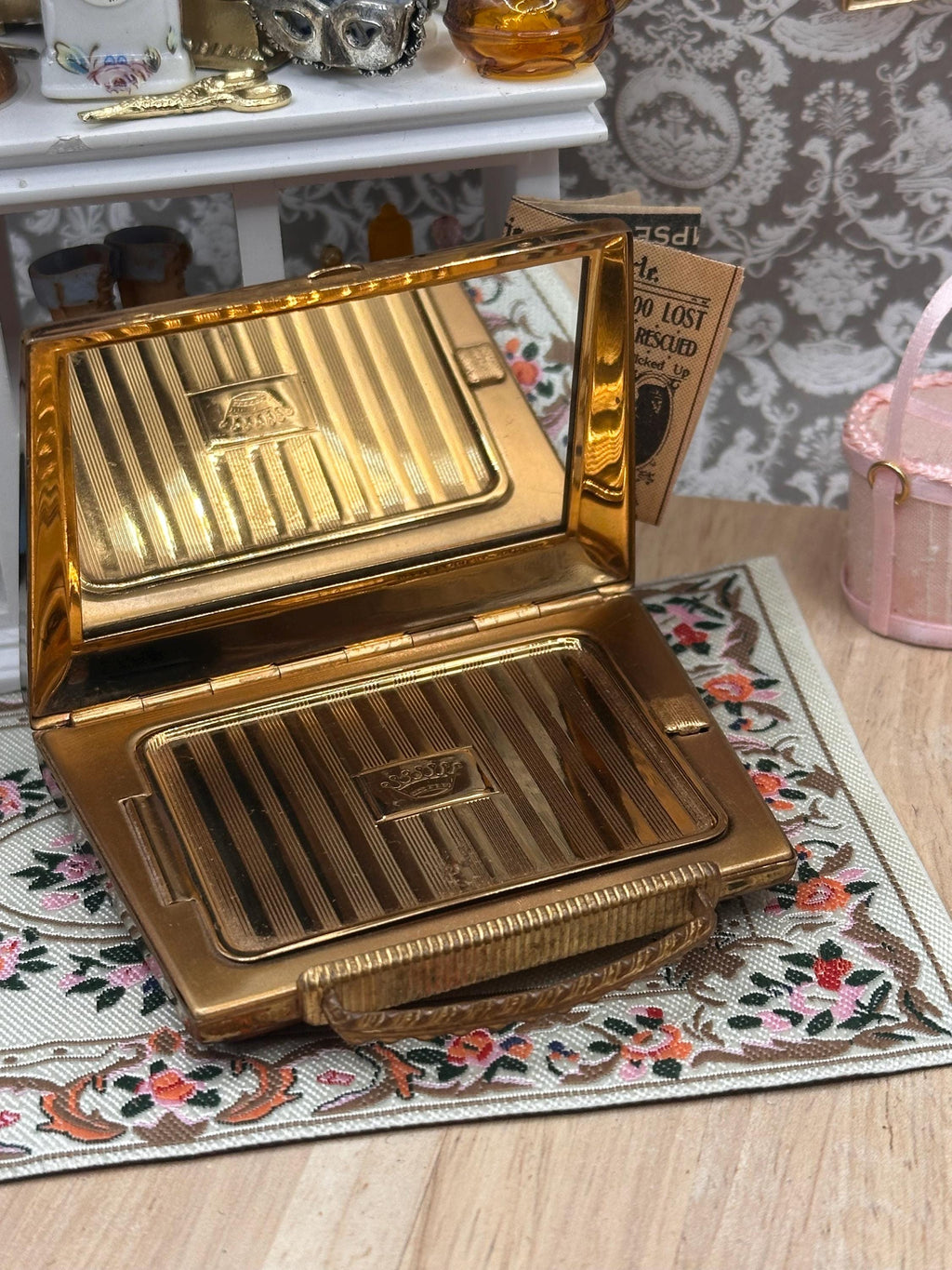 Vintage 1950s Mascot ASB Novelty Handbag Powder Compact – Tan Leather Kelly Bag Vanity Compact