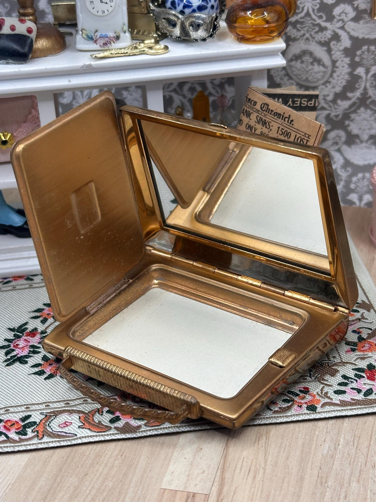 Vintage 1950s Mascot ASB Novelty Handbag Powder Compact – Tan Leather Kelly Bag Vanity Compact