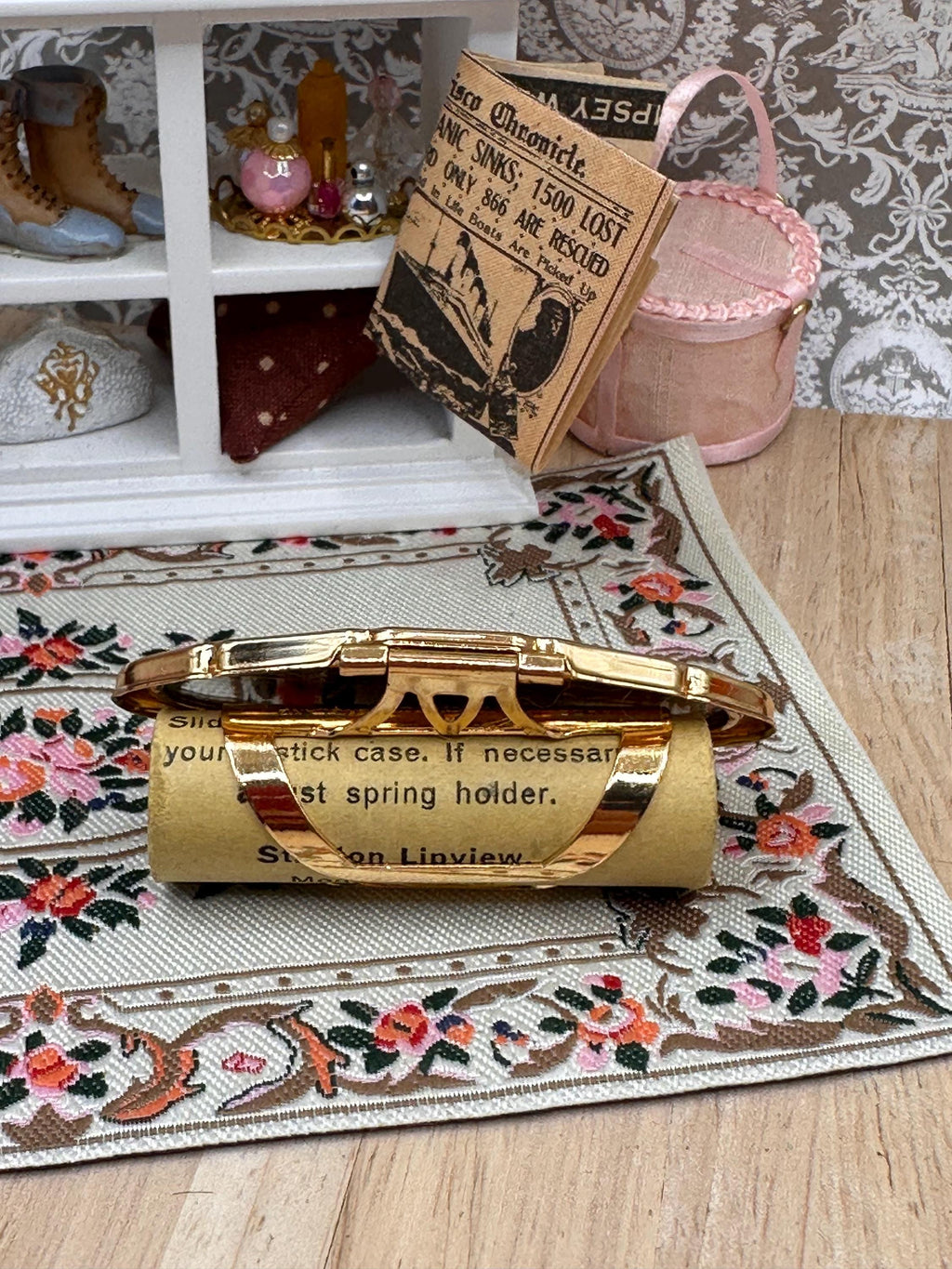 Vintage Stratton Lipview Lipstick Holder & Mirror – Gold Rose Design – Unused Condition