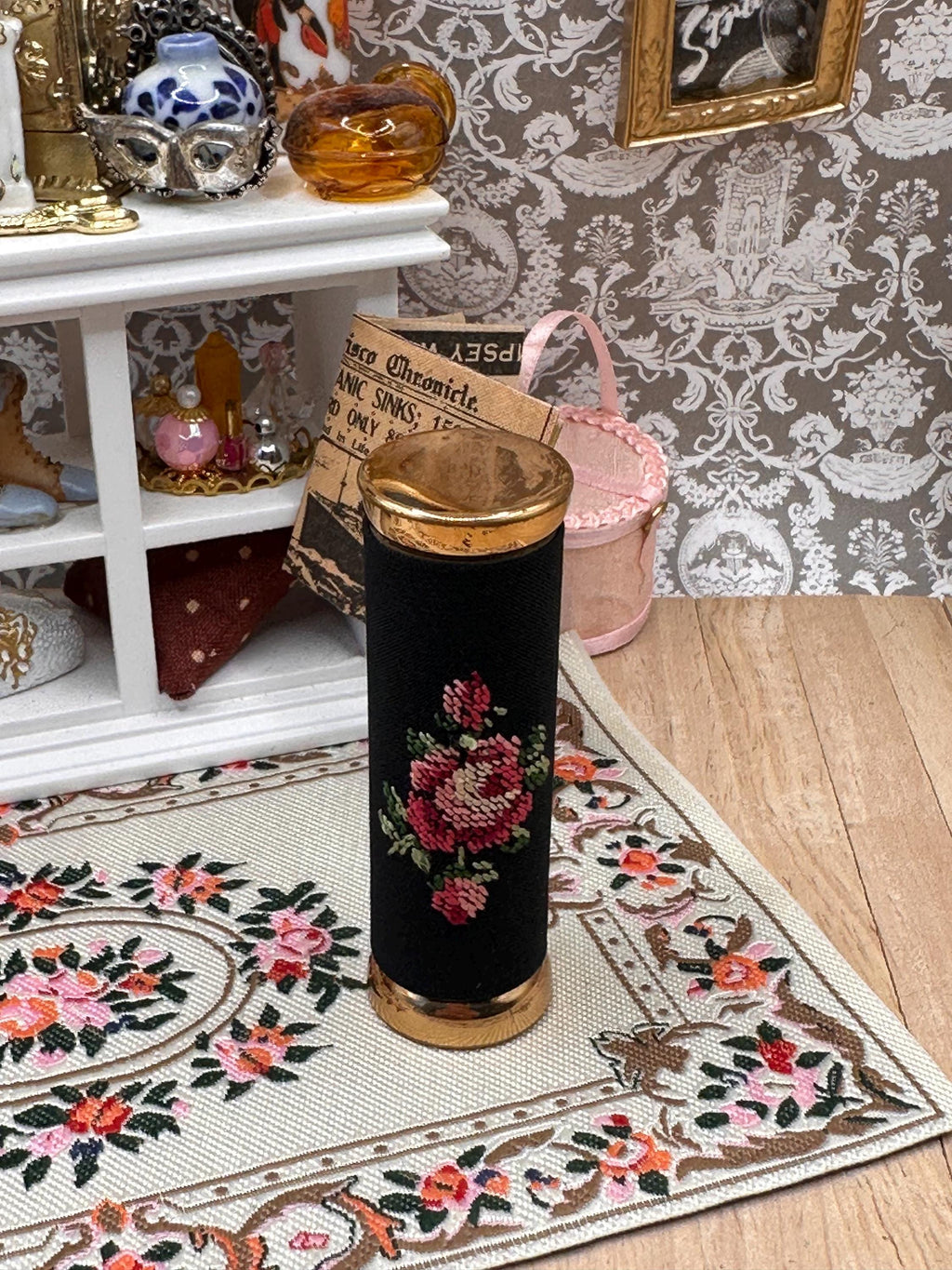 Vintage Embroidered Lipstick Holder & Handkerchief Set – Floral Vanity Accessories