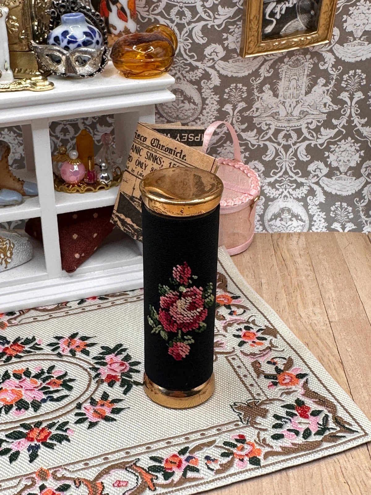 Vintage Embroidered Lipstick Holder & Handkerchief Set – Floral Vanity Accessories