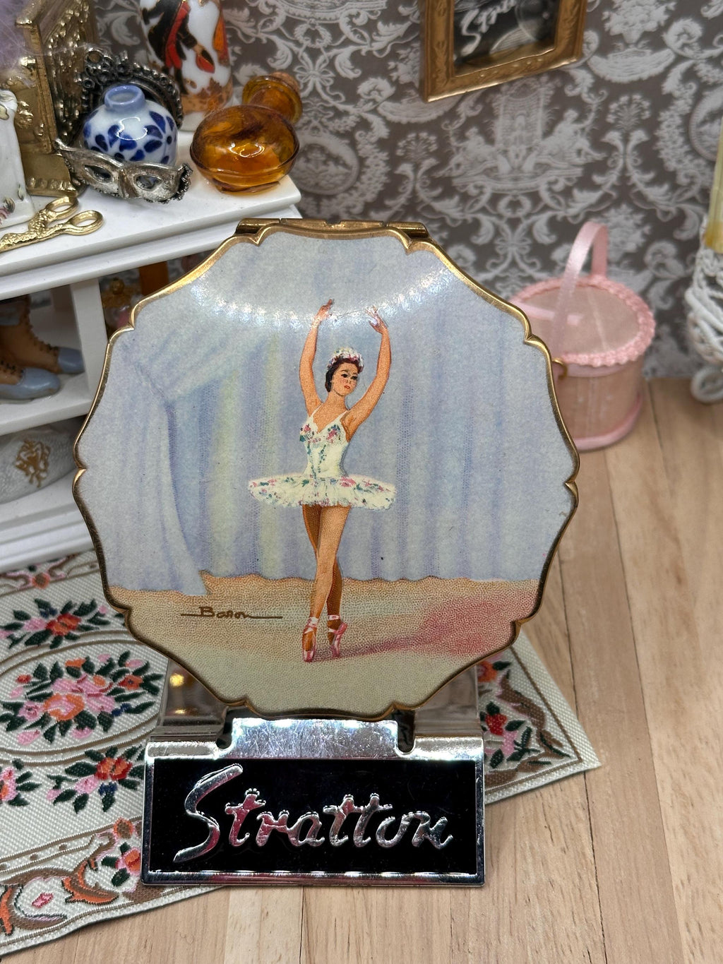 Vintage Stratton Princess Baron Svetlana Beriosova Sleeping Beauty Ballerina Powder Compact 1950s