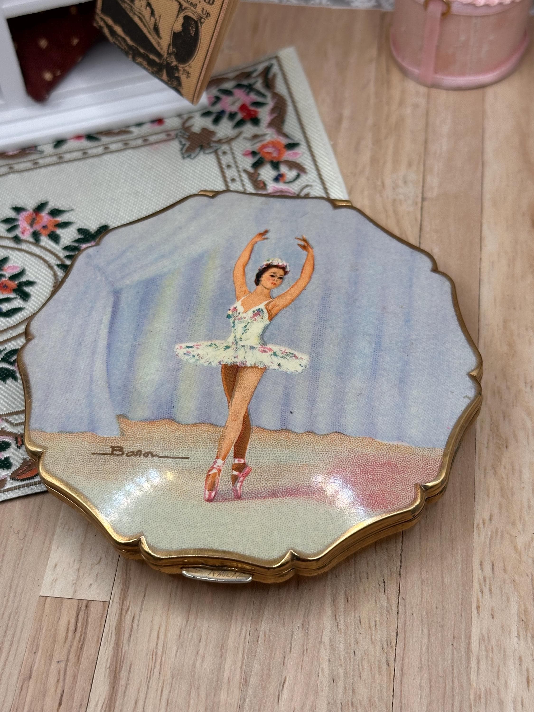 Vintage Stratton Princess Baron Svetlana Beriosova Sleeping Beauty Ballerina Powder Compact 1950s