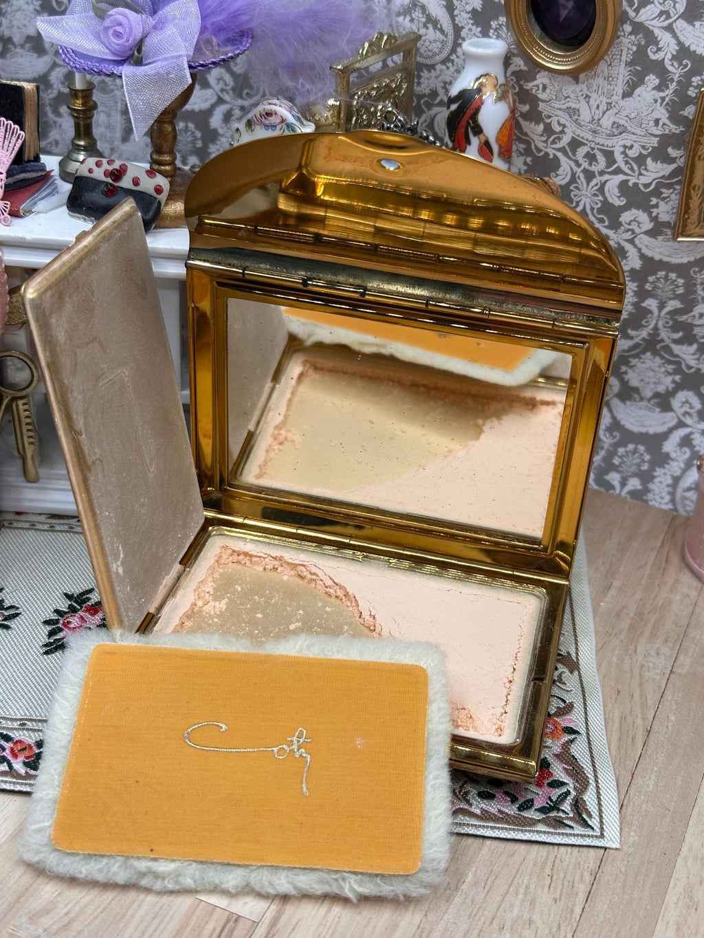 Vintage Coty Envelope Powder Compact Gold Tone Art Deco Vanity Case 1940s 1950s