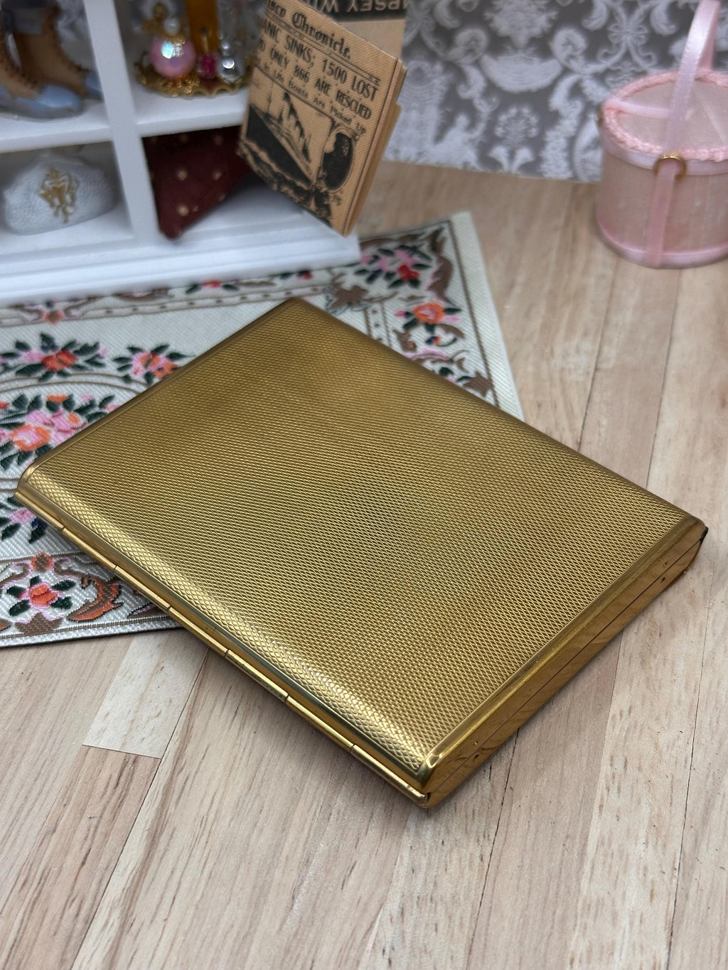 Vintage Coty Envelope Powder Compact Gold Tone Art Deco Vanity Case 1940s 1950s