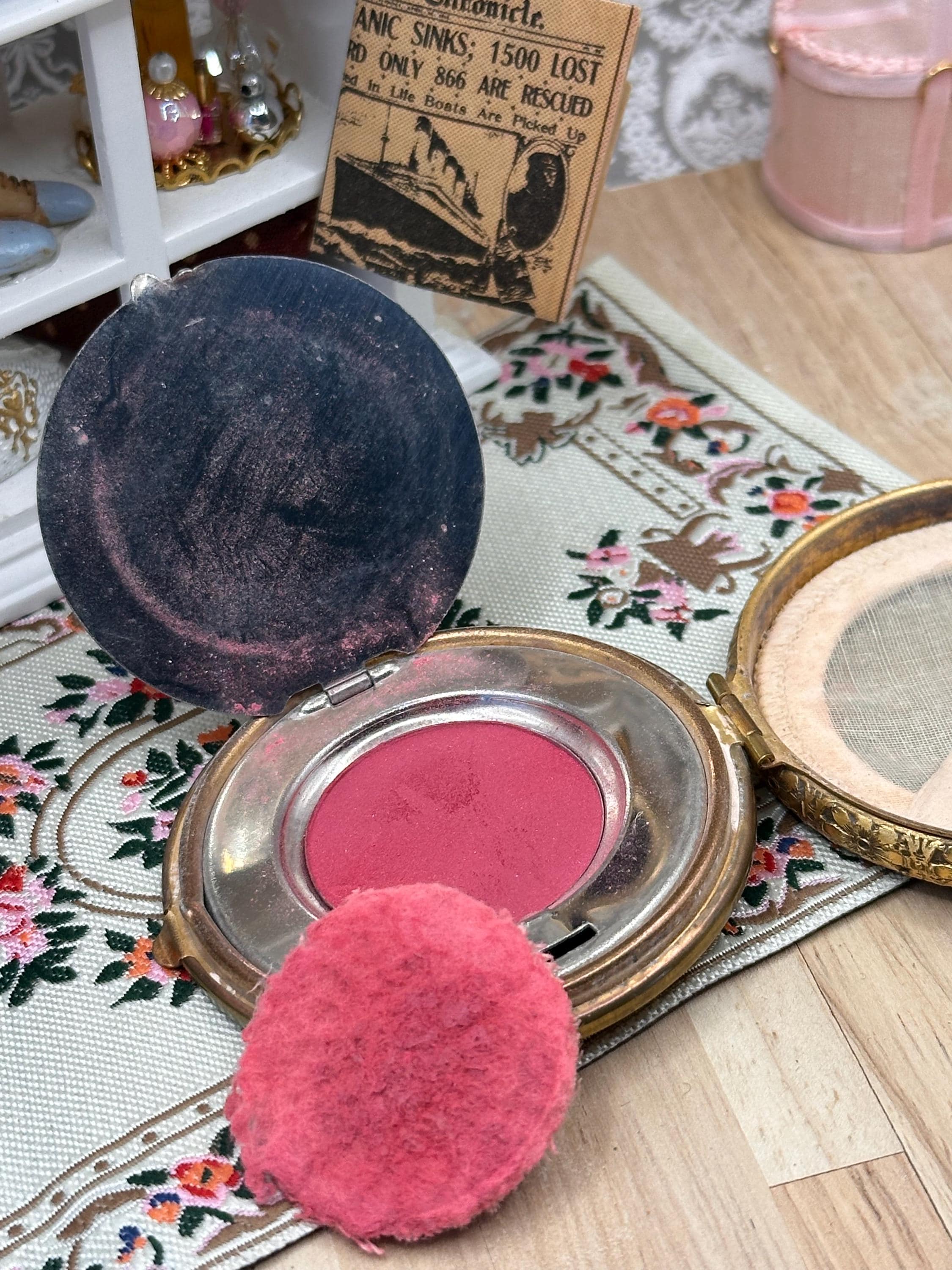 Vintage 1930s Enamel Sailing Ship Powder Compact with Concealed Rouge – Attributed to Bliss Brothers