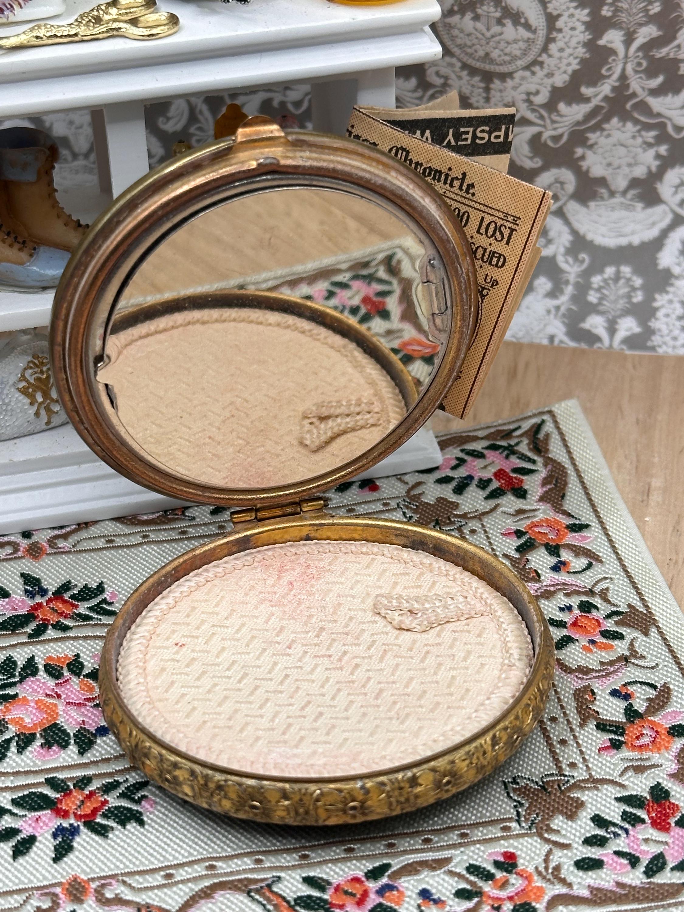 Vintage 1930s Enamel Sailing Ship Powder Compact with Concealed Rouge – Attributed to Bliss Brothers