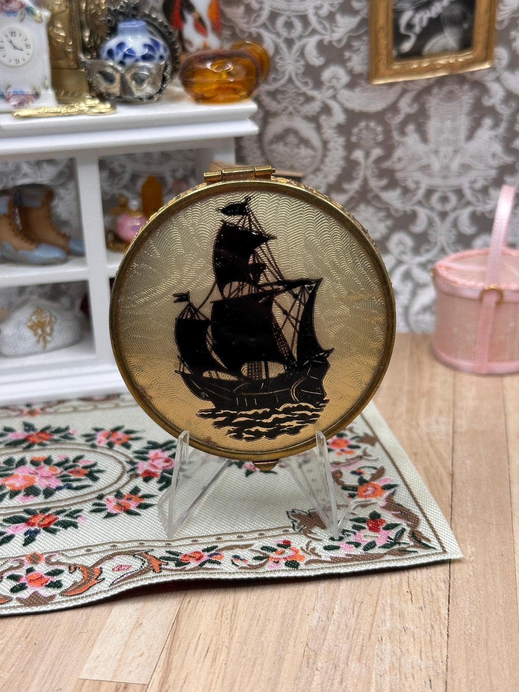 Vintage 1930s Enamel Sailing Ship Powder Compact with Concealed Rouge – Attributed to Bliss Brothers