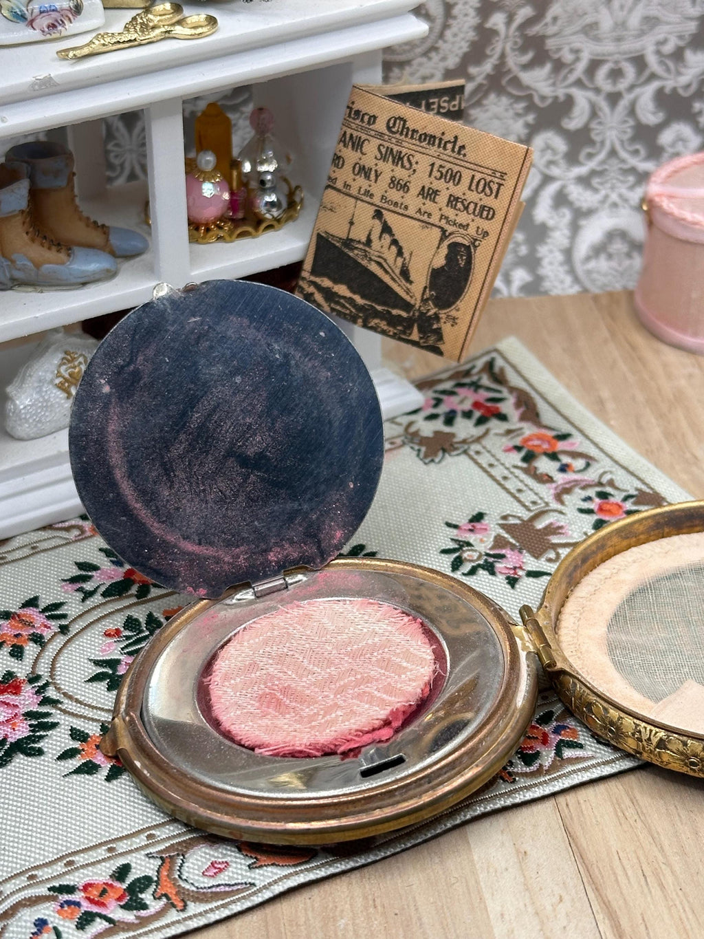 Vintage 1930s Enamel Sailing Ship Powder Compact with Concealed Rouge – Attributed to Bliss Brothers