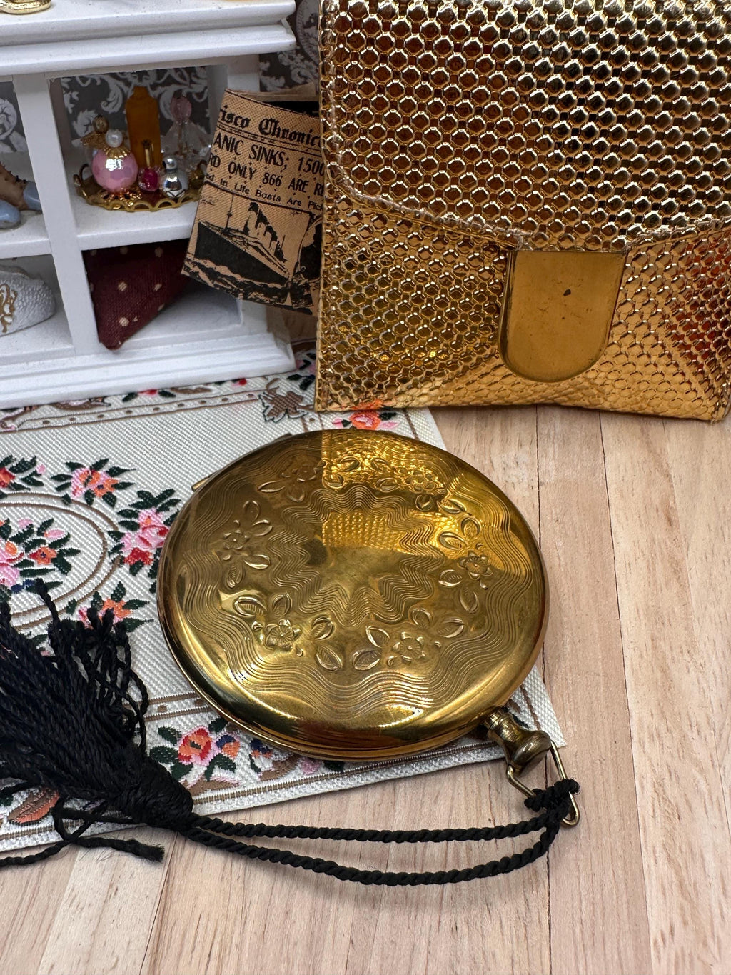 Vintage Zell Fifth Avenue Miracle Mesh Powder Compact & Purse Case – Unused Complete Set
