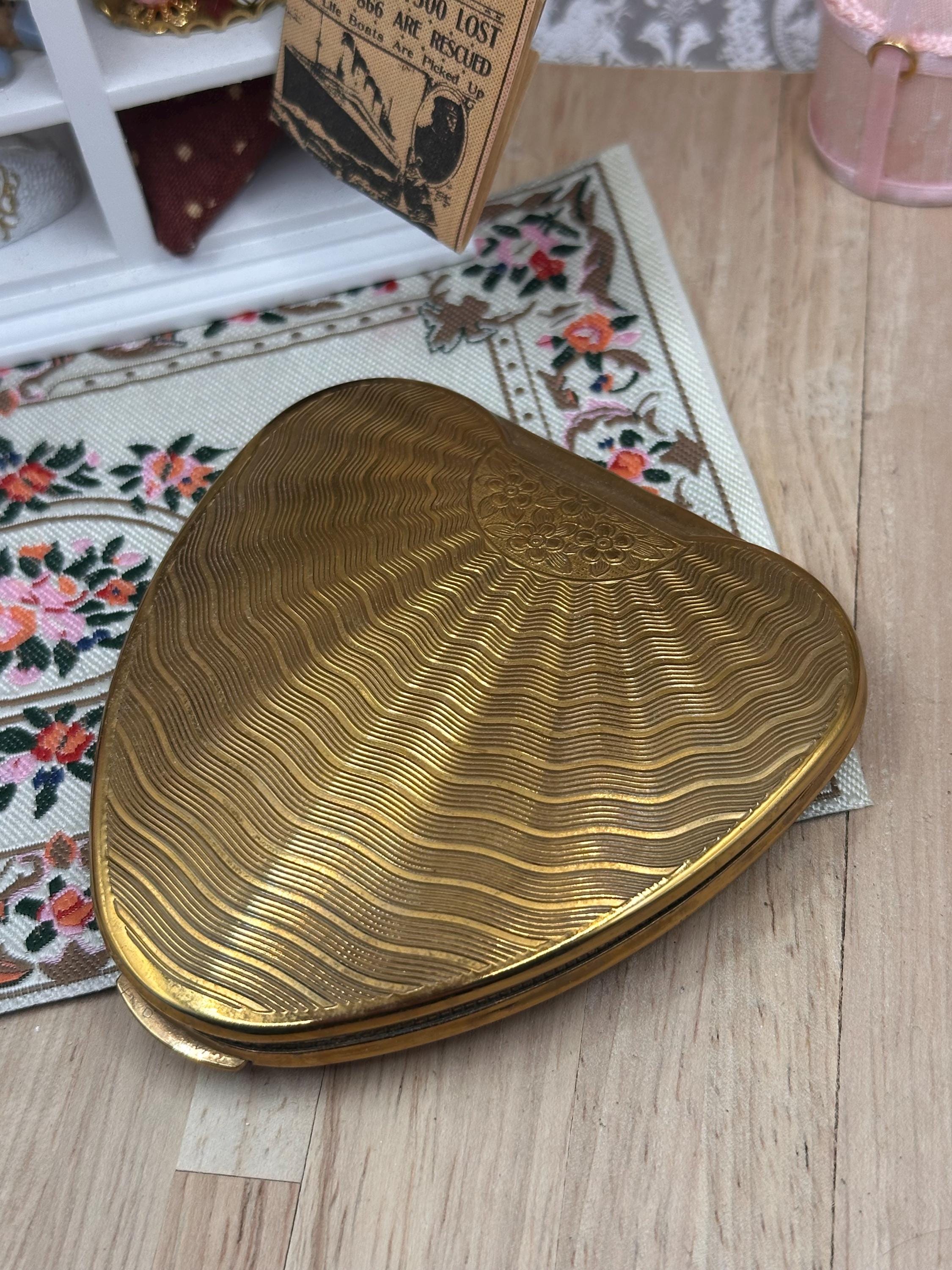 Vintage Kigu Chérie Heart Shaped Powder Compact – Gold Tone Engine Turned – 1950s/60s