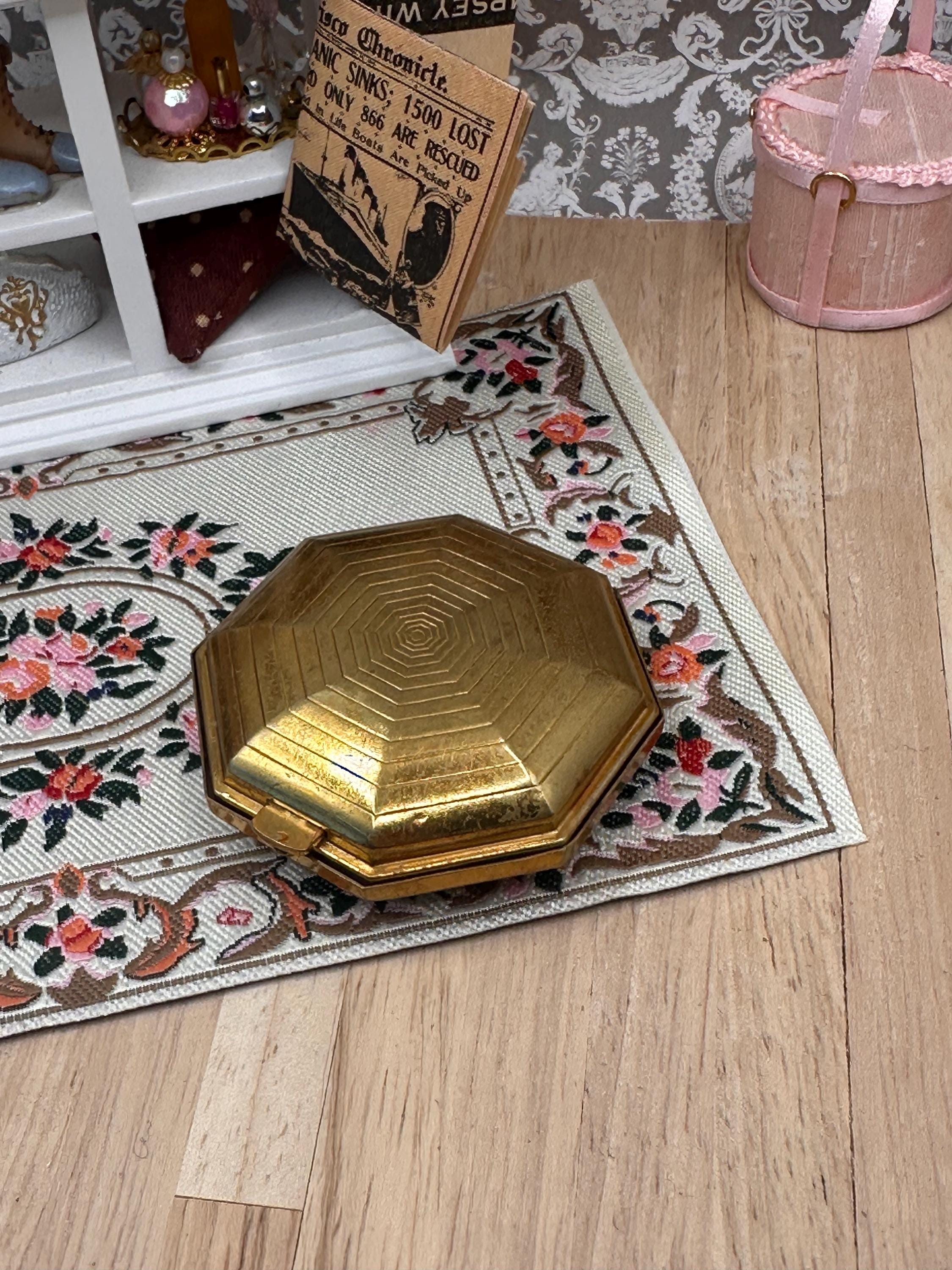 Vintage 1920s Richard Hudnut Le Début Art Deco Compact – Rare Gold Tone Turquoise Detail