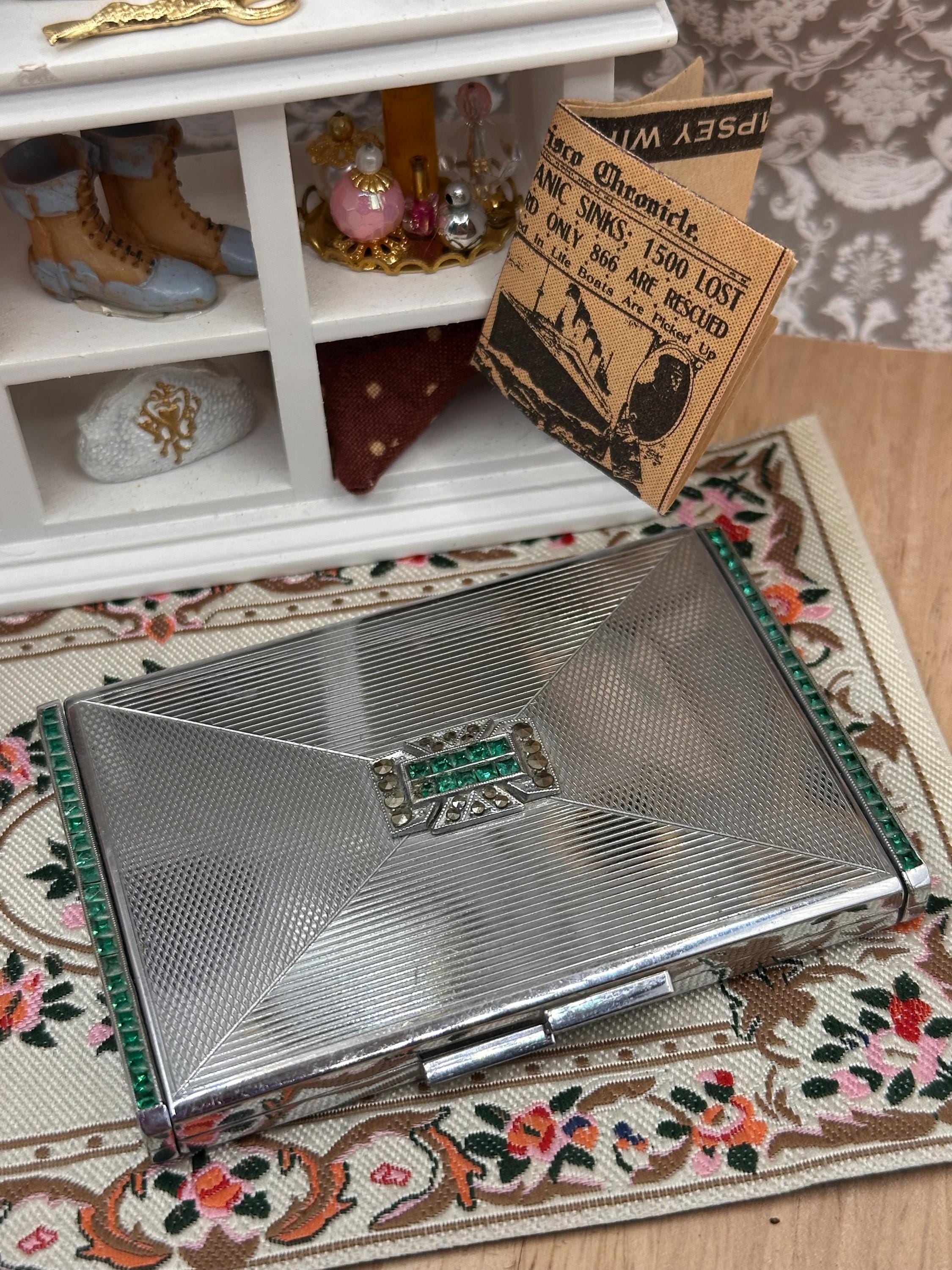 Vintage Art Deco Jeweled Powder Compact – Emerald Green Paste Stones – 1930s 1940s
