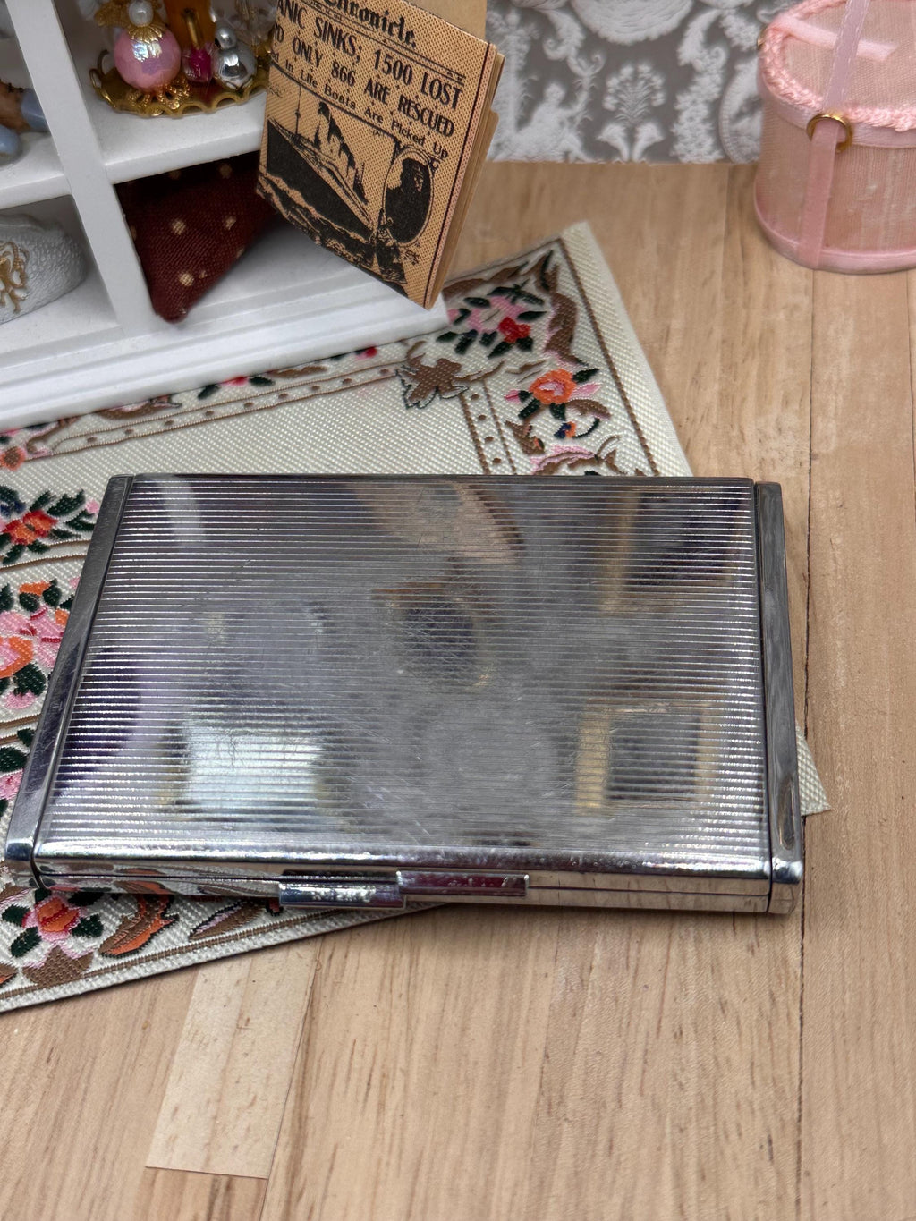 Vintage Art Deco Jeweled Powder Compact – Emerald Green Paste Stones – 1930s 1940s