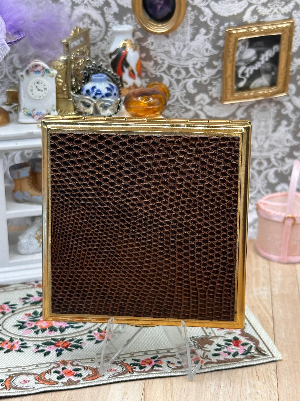 Vintage Kigu of London Convertible Powder Compact – Brown Faux Snakeskin 7.5cm