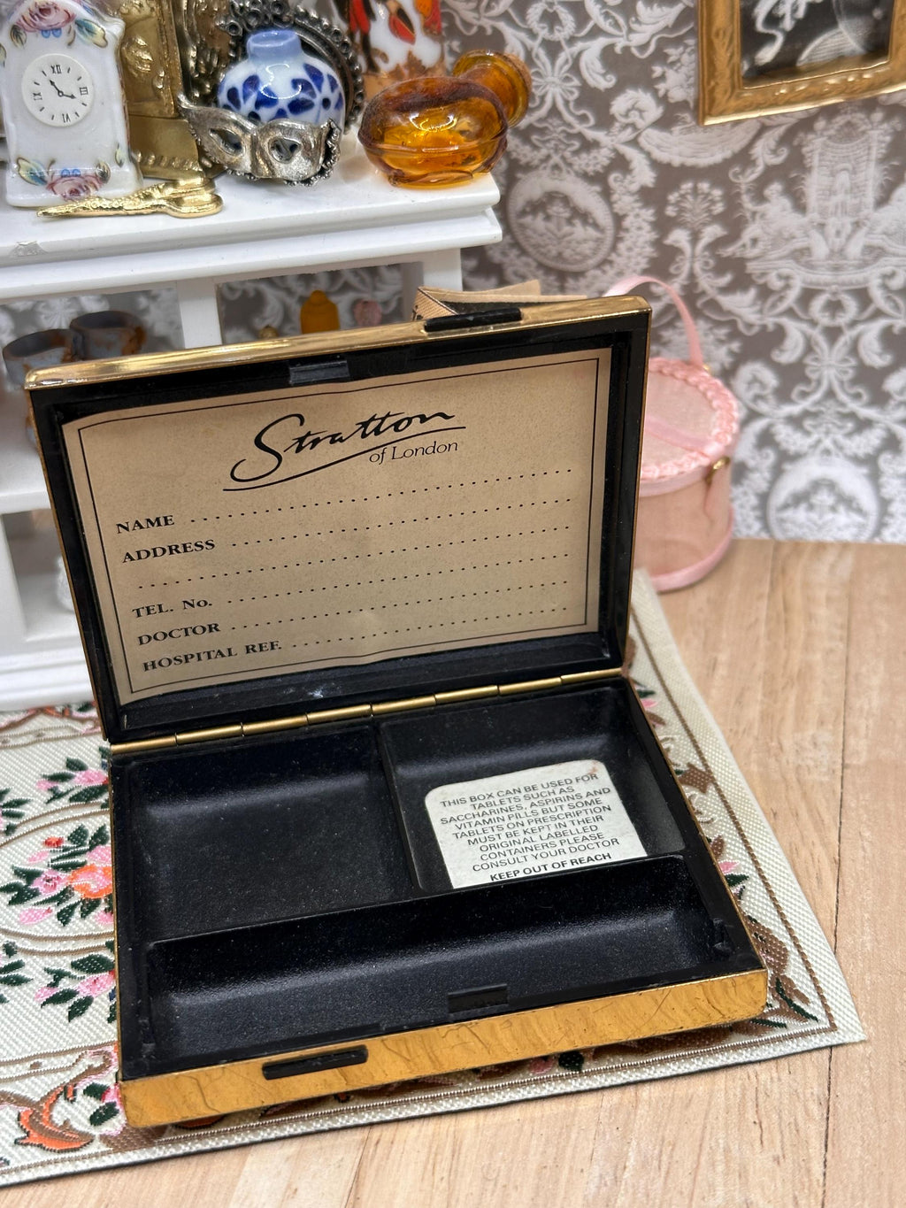 Vintage Stratton Large Floral Pill Box and Medication Case – Gold Tone 7 x 6cm