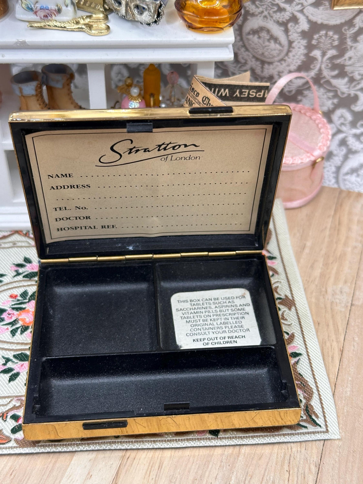 Vintage Stratton Large Floral Pill Box and Medication Case – Gold Tone 7 x 6cm