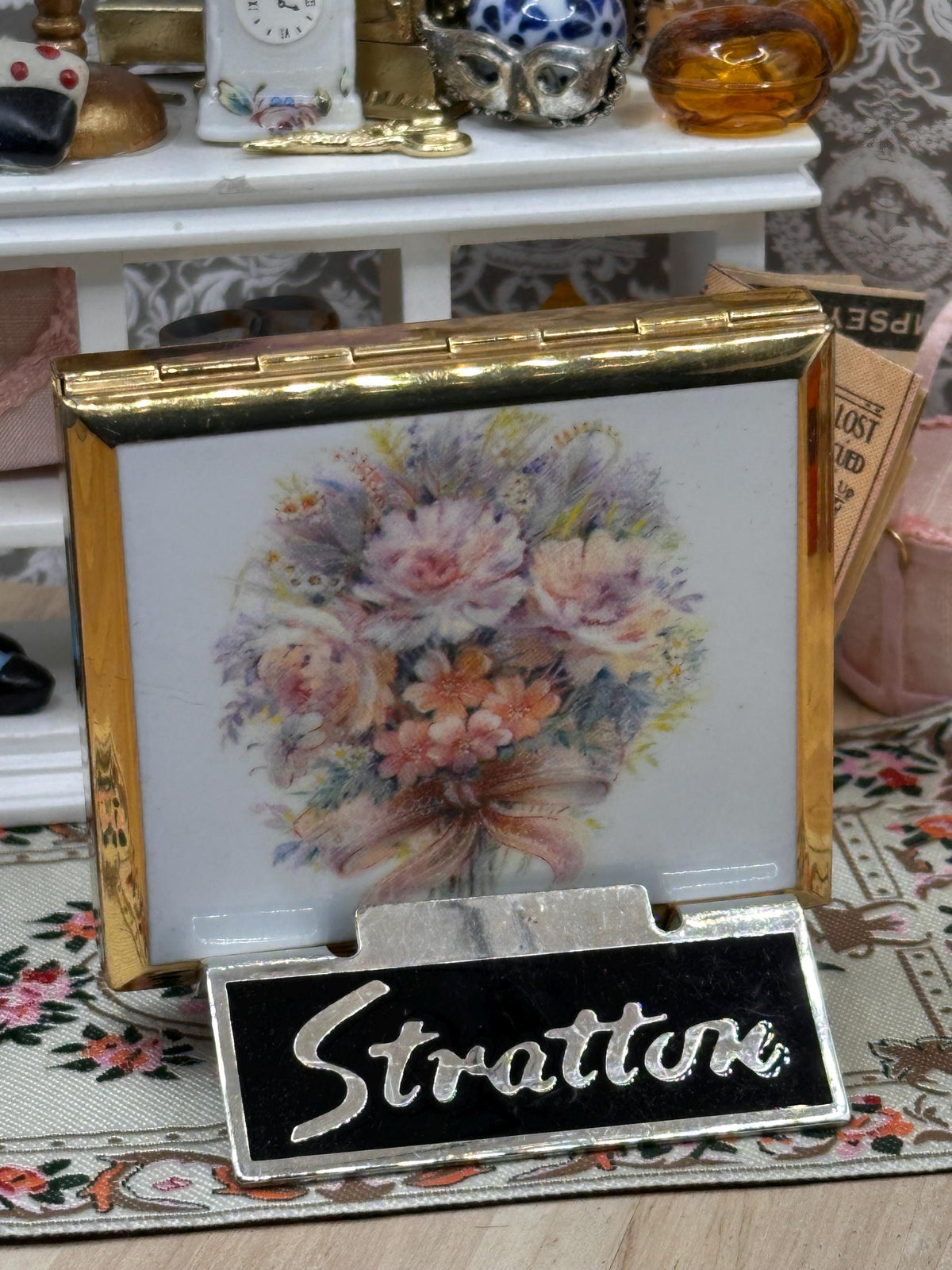 Vintage Stratton Large Floral Pill Box and Medication Case – Gold Tone 7 x 6cm