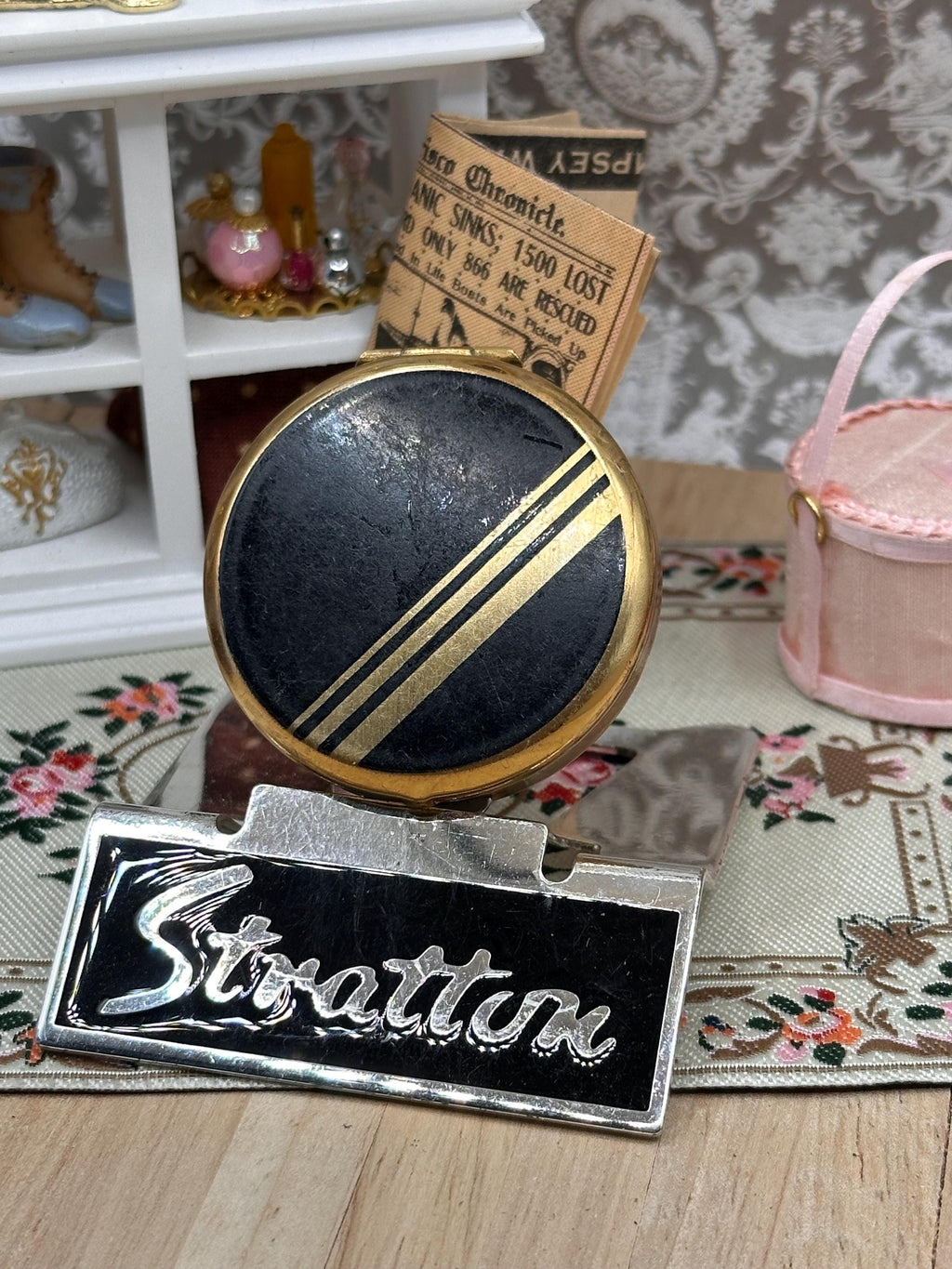 Vintage Stratton Black and Gold Pill Box – Art Deco Style 4.5cm