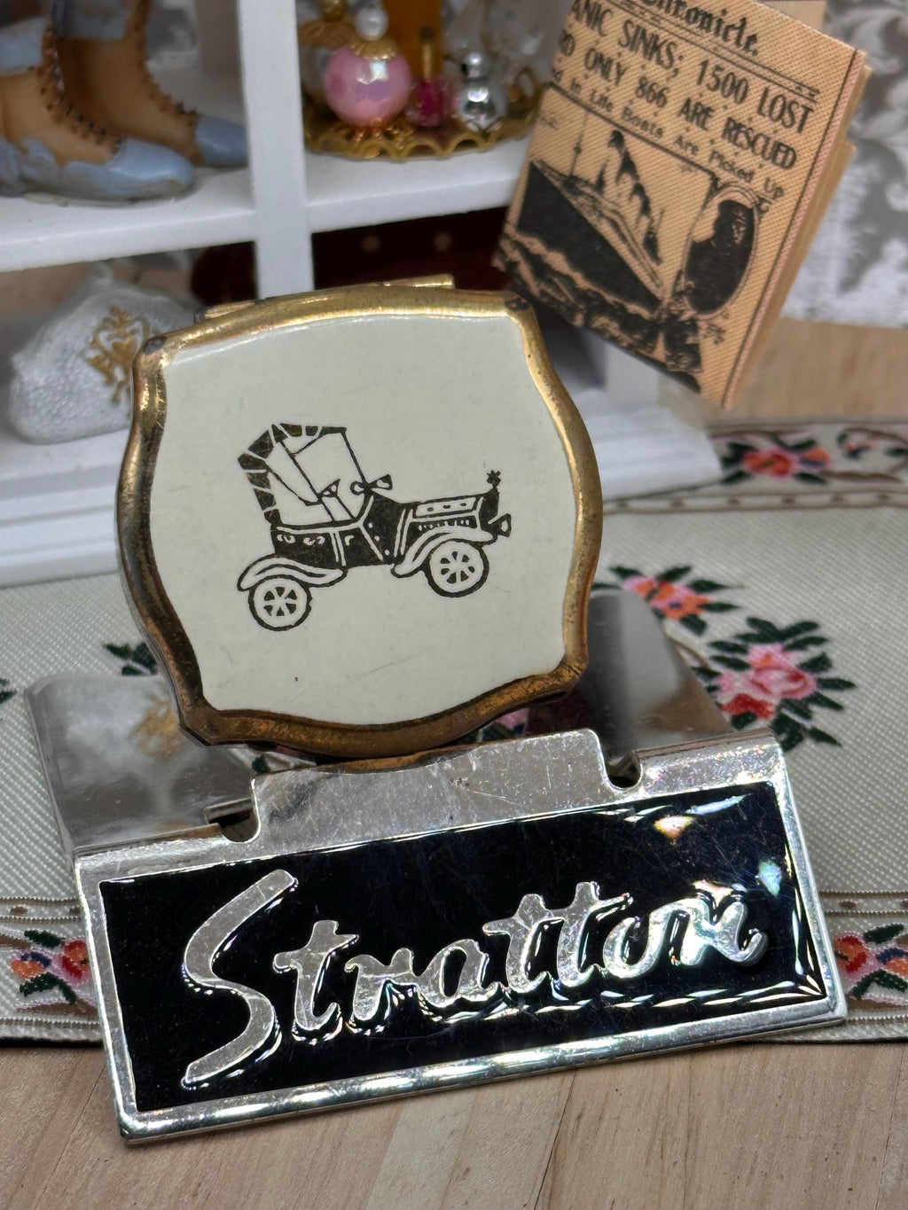 Vintage Stratton Personal Pocket Ashtray – Veteran Car Design 4cm