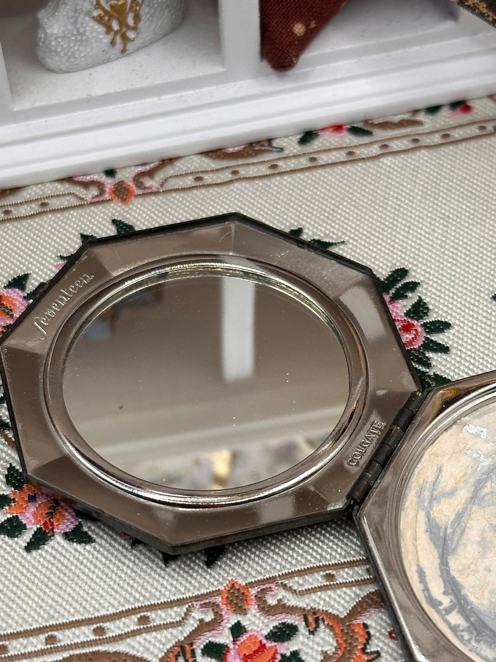 1930s Art Deco Seventeen Colgate Maison Jeurelle Enamel Powder Compact