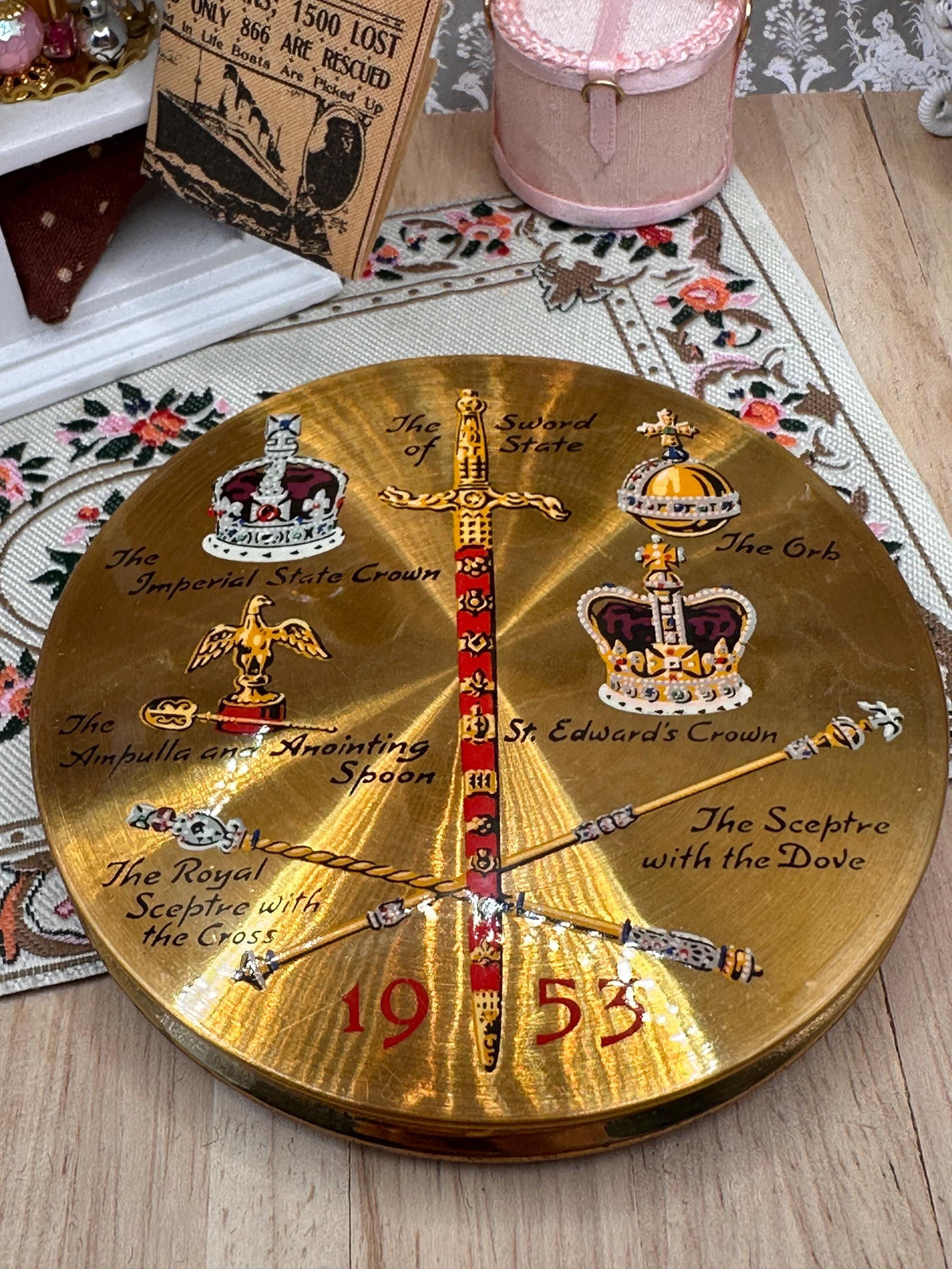 Rare 1953 Queen Elizabeth II Coronation Regalia Powder Compact 9cm