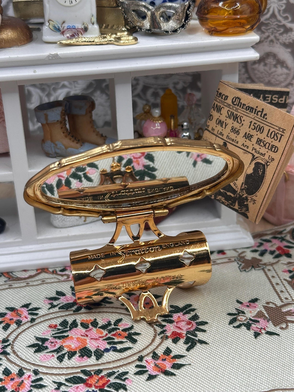 Vintage Stratton Lip-View Compact Mirror – Floral Enamel Gold Tone – 6cm