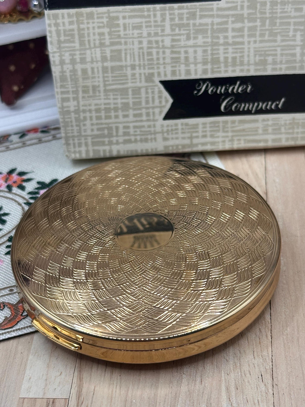 Vintage Melissa Super Slim Powder Compact – Boxed Unused 7cm with Original Pouch & Puff