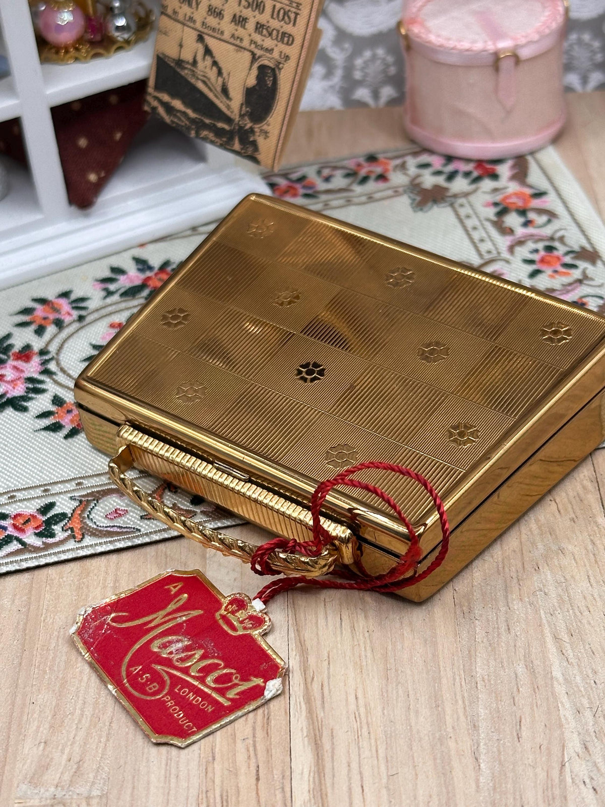 Vintage 1950s Mascot Musical Suitcase Powder Compact – Thorens Limelight – Boxed with Original Tag & Pouch