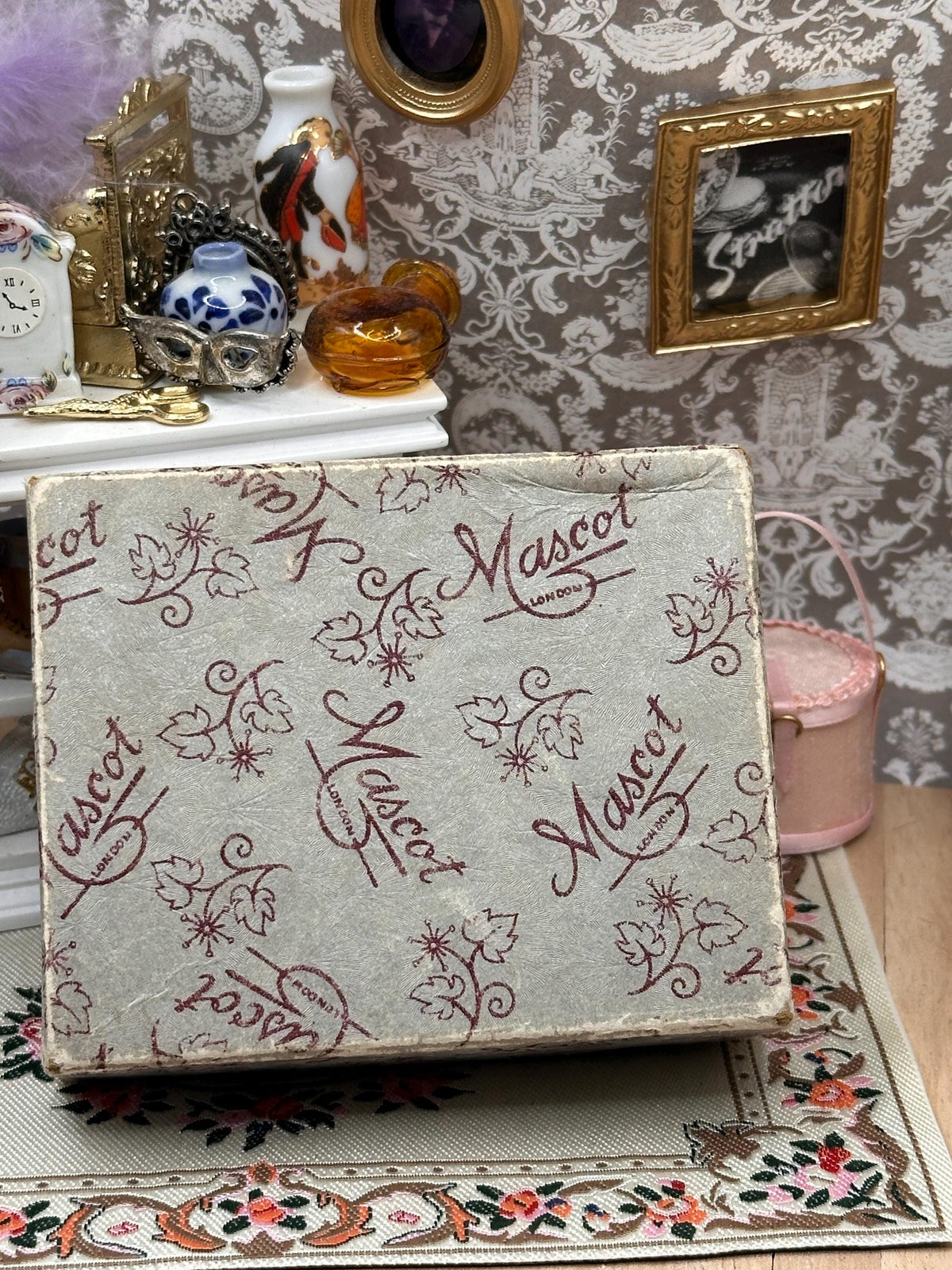 Vintage 1950s Mascot Musical Suitcase Powder Compact – Thorens Limelight – Boxed with Original Tag & Pouch