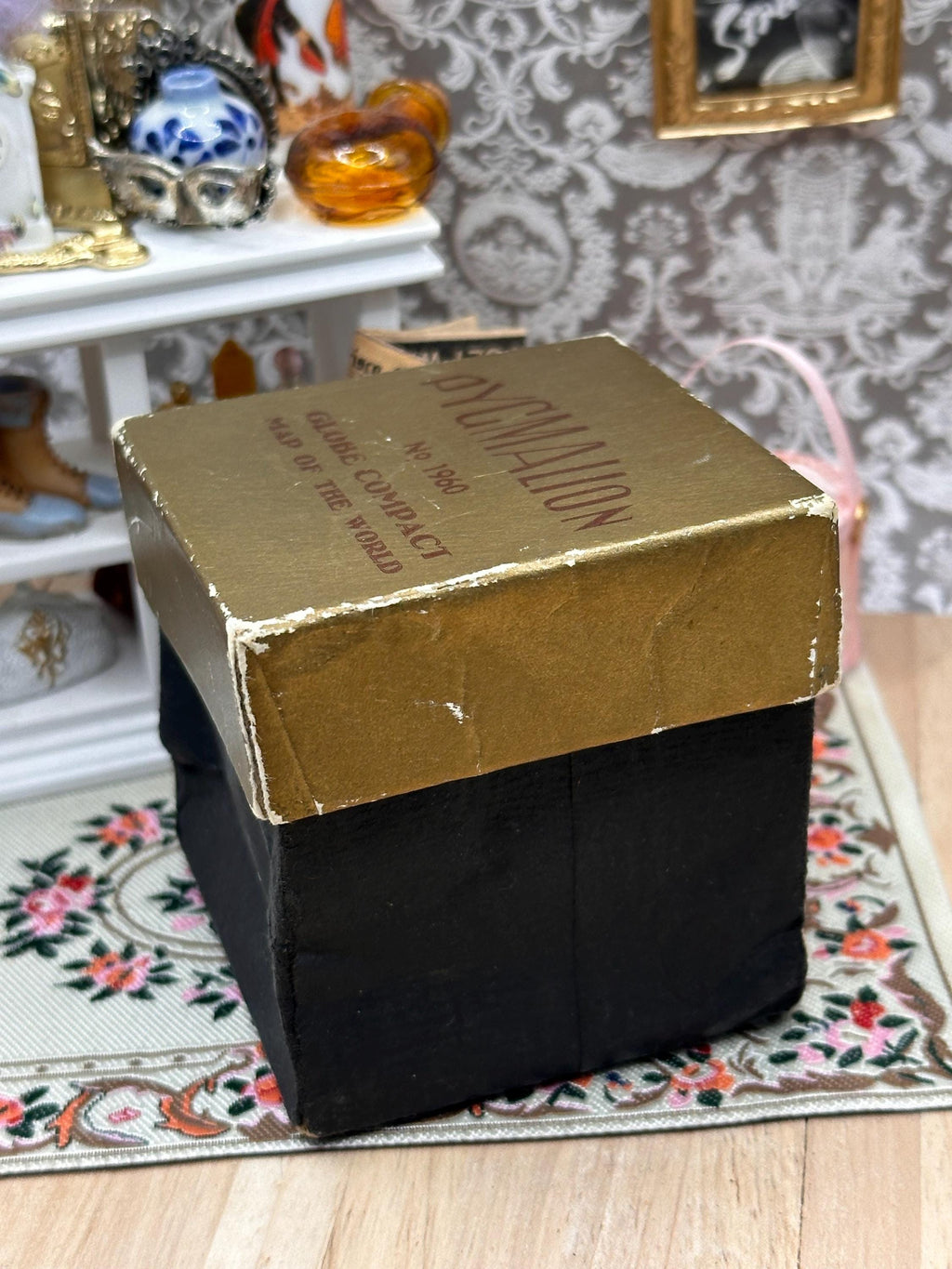 Rare 1950s Pygmalion No. 1960 Globe Powder Compact – Satin Silver & Gold World Map – Boxed Complete