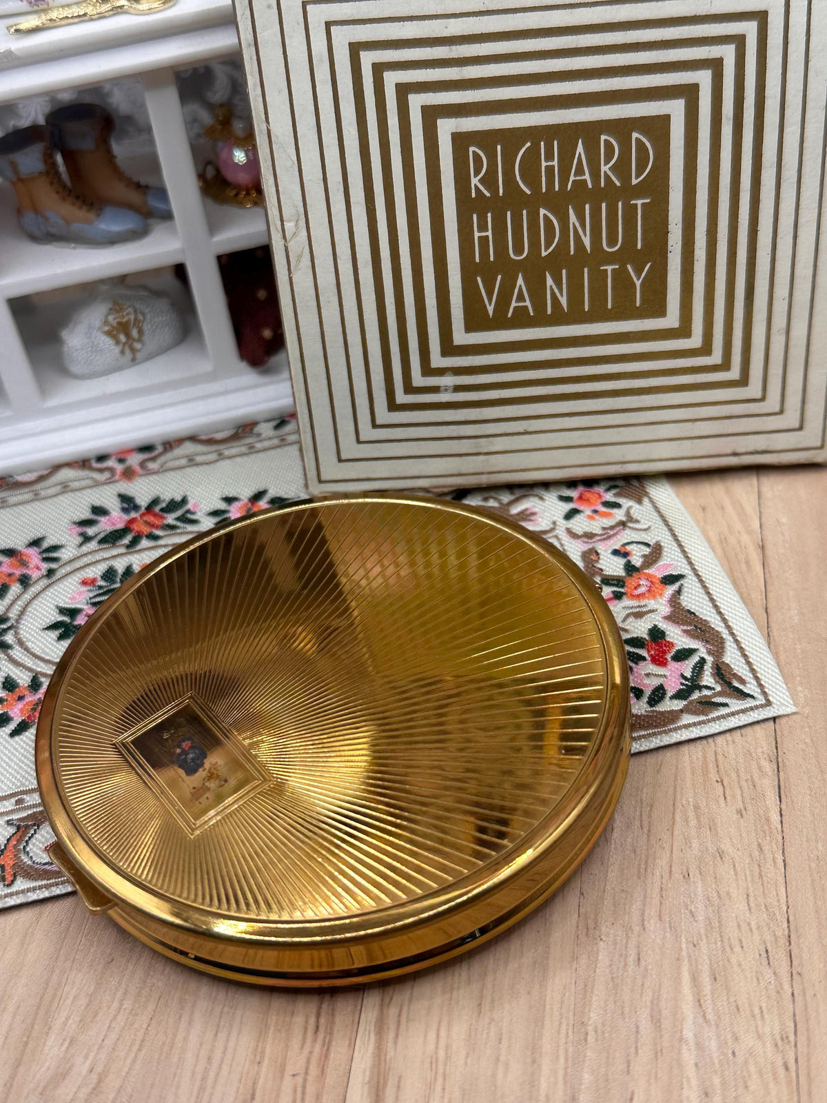 Vintage Richard Hudnut Vanity Powder Compact – Boxed Gold Tone Sunburst – Original Puff