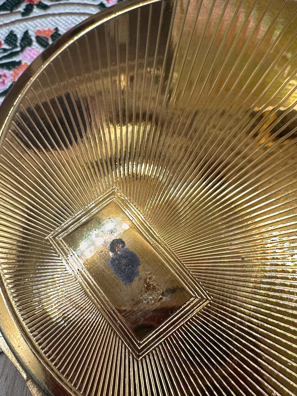 Vintage Richard Hudnut Vanity Powder Compact – Boxed Gold Tone Sunburst – Original Puff